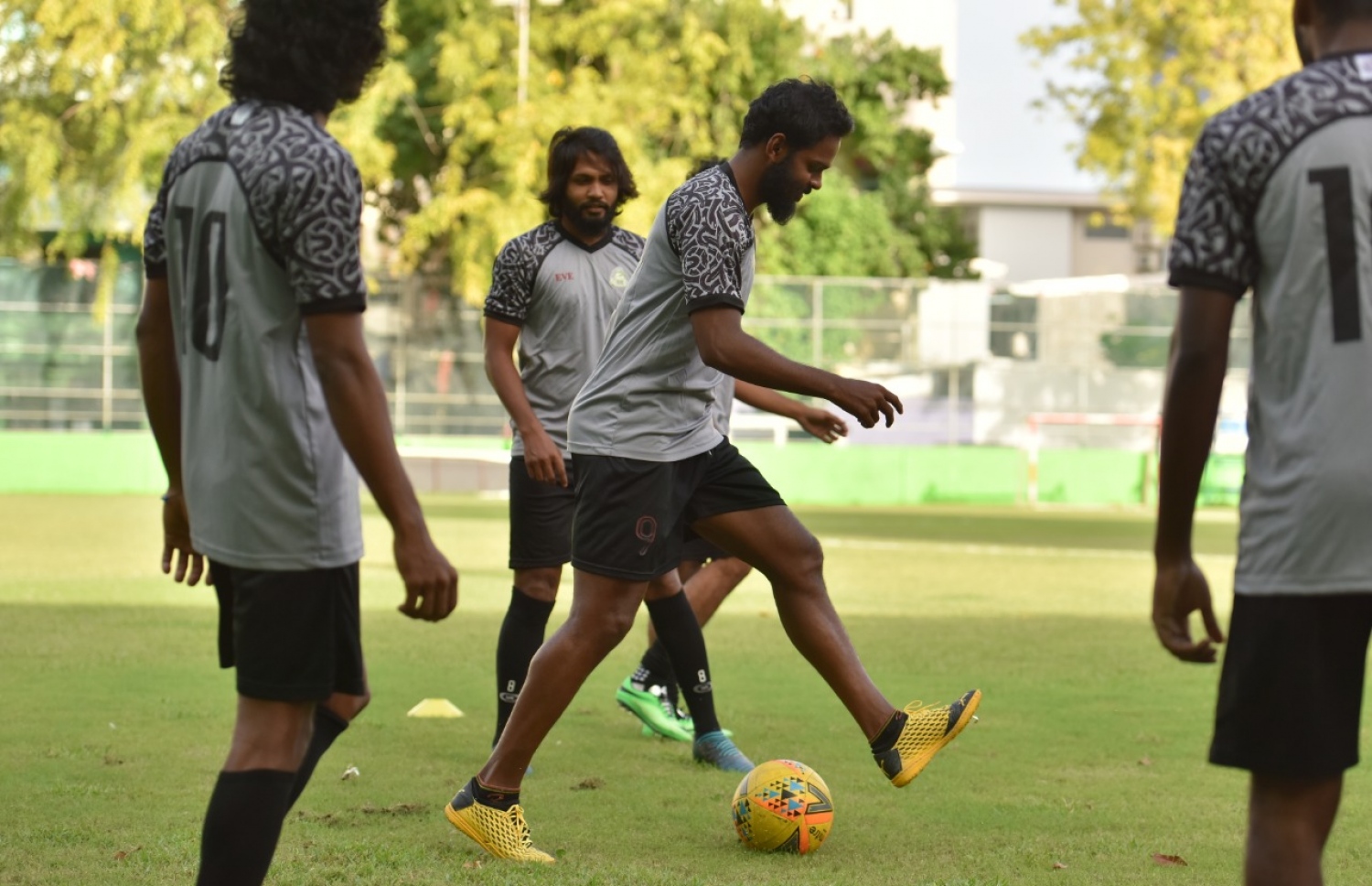 ގްރީން ސްޓްރީޓްސް އިން އިއްޔެ ބޭއްވި ޕްރެކްޓިހުގެ ތެރެއިން.--ފޮޓޯ: އެފްއޭއެމް