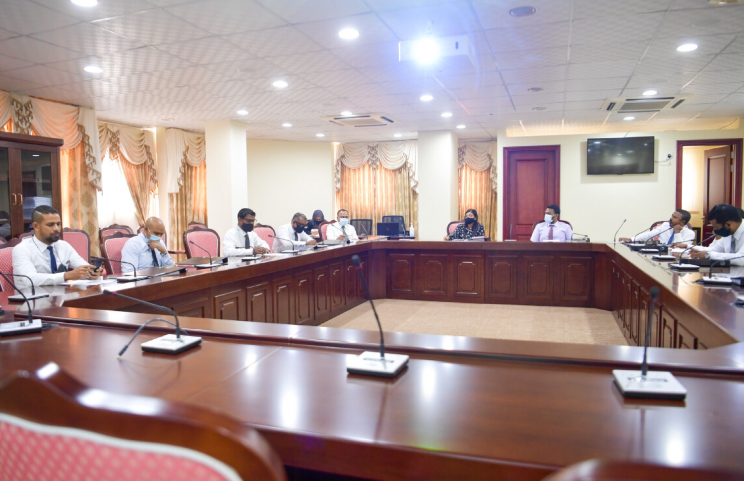 ރައްޔިތުންގެ މަޖިލީހުގެ މިނިވަން މުއައްސަސާތަކުގެ ކޮމިޓީގެ މިއަދުގެ ބައްދަލުވުން.