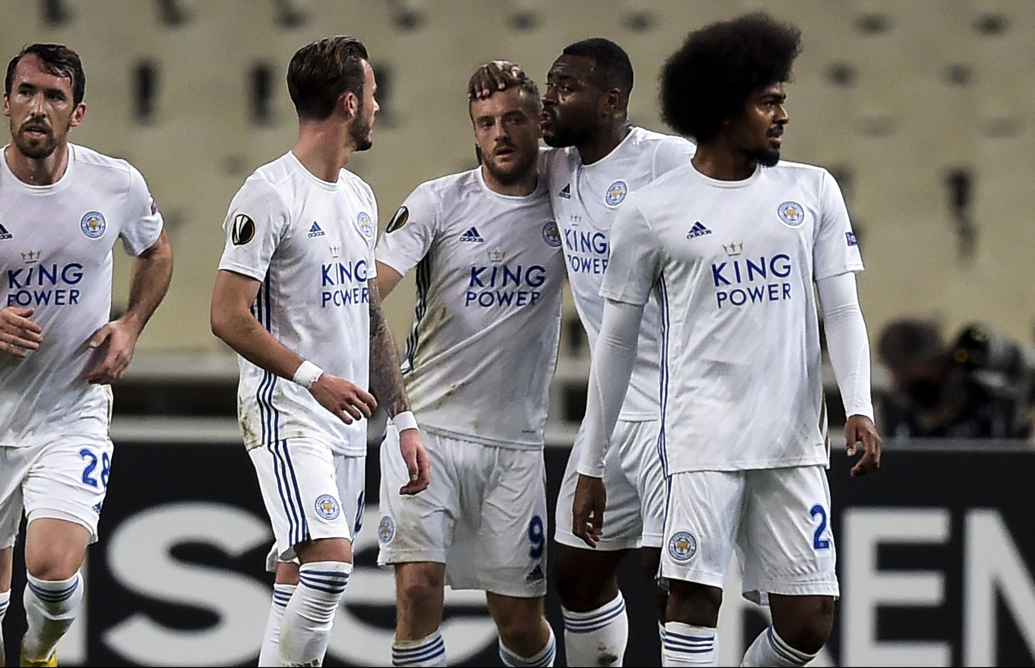 ގޯލު ޖެހުމަށް ފަހު ލެސްޓާ ކުޅުންތެރިން އުފާފާޅުކުރަނީ.-- ފޮޓޯ: އޭއެފްޕީ