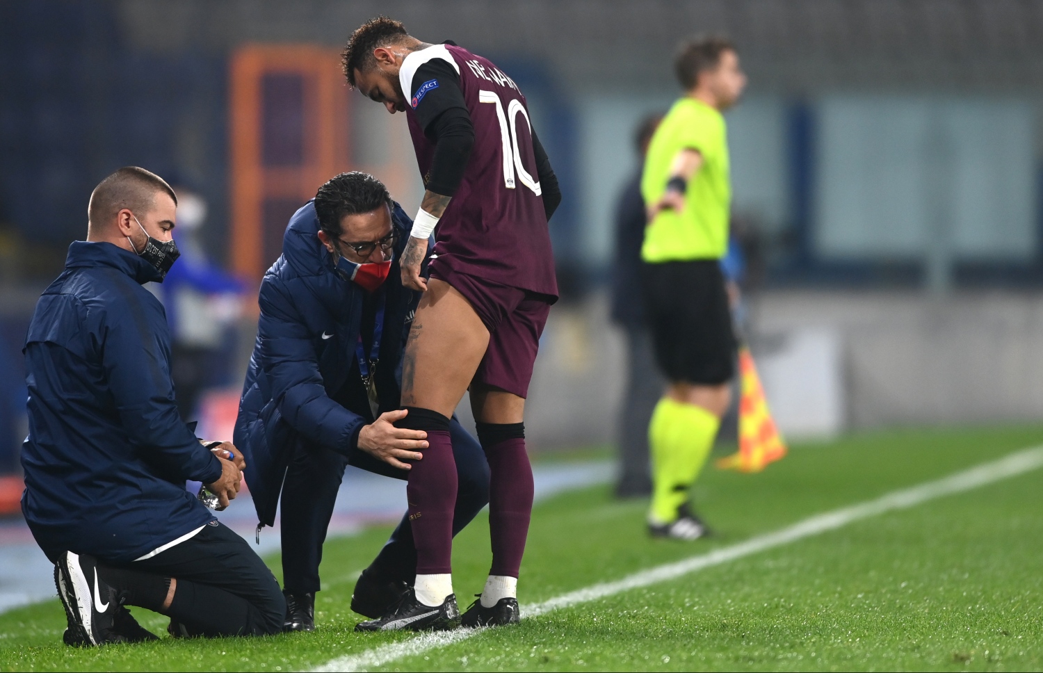 ނޭމާ އަށް އަނިޔާވެގެން ފަރުވާދެނީ.-- ފޮޓޯ: އޭއެފްޕީ