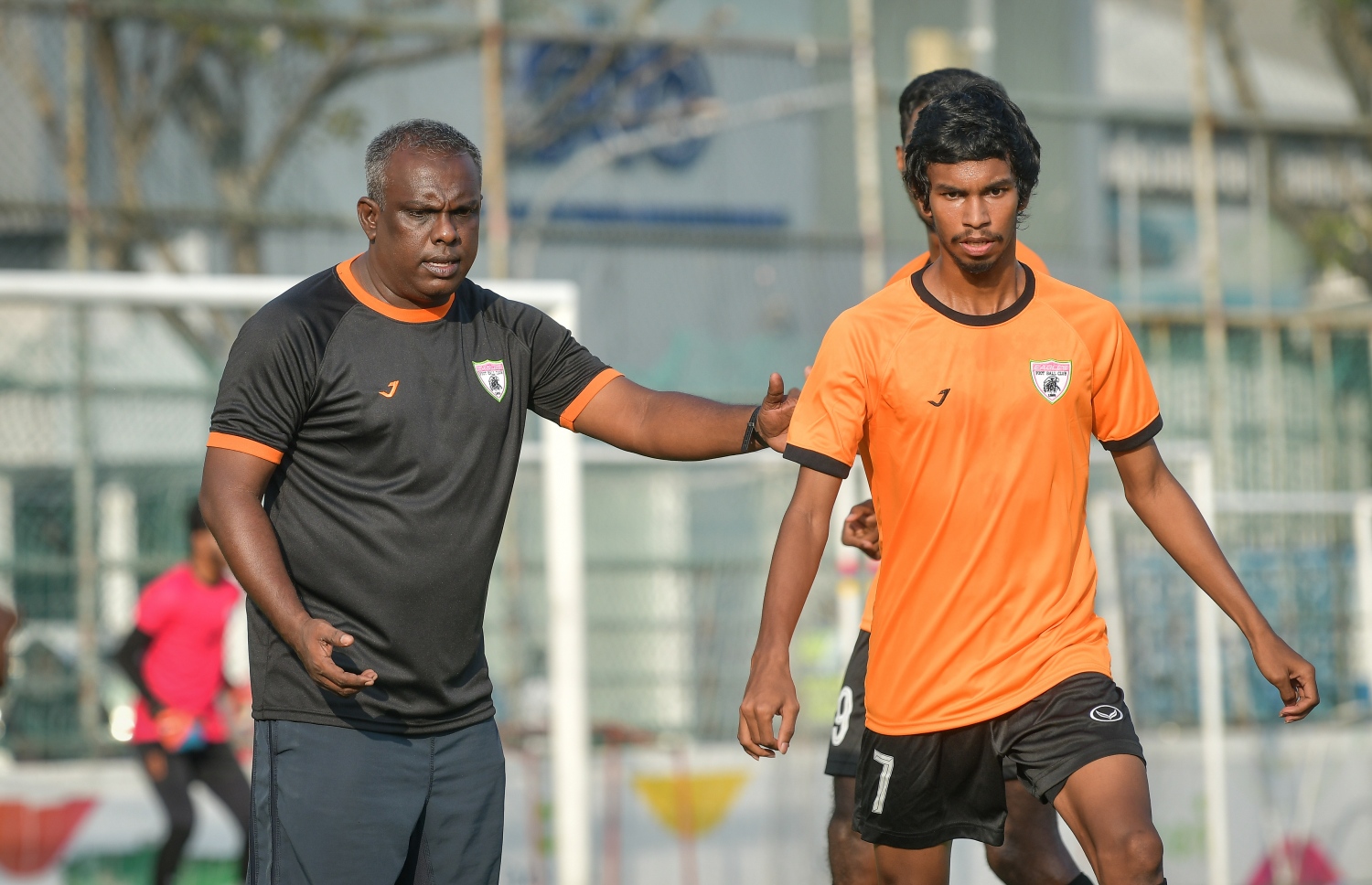 01 ނޮވެމްބަރ 2020: ޑިސެމްބަރު މަހު އަށް ވަނަ ދުވަހު ފަށަން ނިންމާފައިފައިވާ ރާއްޖޭގެ ފުޓްބޯޅަ ސީޒަނަށް  އީގަލްސް އިން ޕްރީ ސީޒަން ޕްރެކްޓިސް ފެށުން--. ފޮޓޯ:ނިޝާން އަލި/މިހާރު