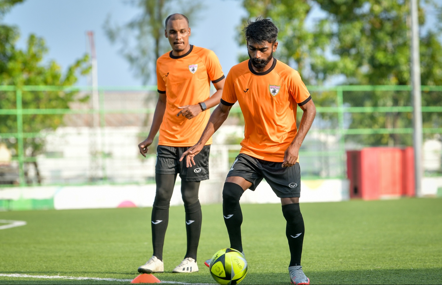 ކުރިއަށް އޮތް ސީޒަނަށް އީގަލްސްގެ ޕްރީ ސީޒަނުގެ ތެރެއިން ރިޒޭ ބޯޅަ ހިފައިގެން--. ފޮޓޯ:ނިޝާން އަލި/މިހާރު