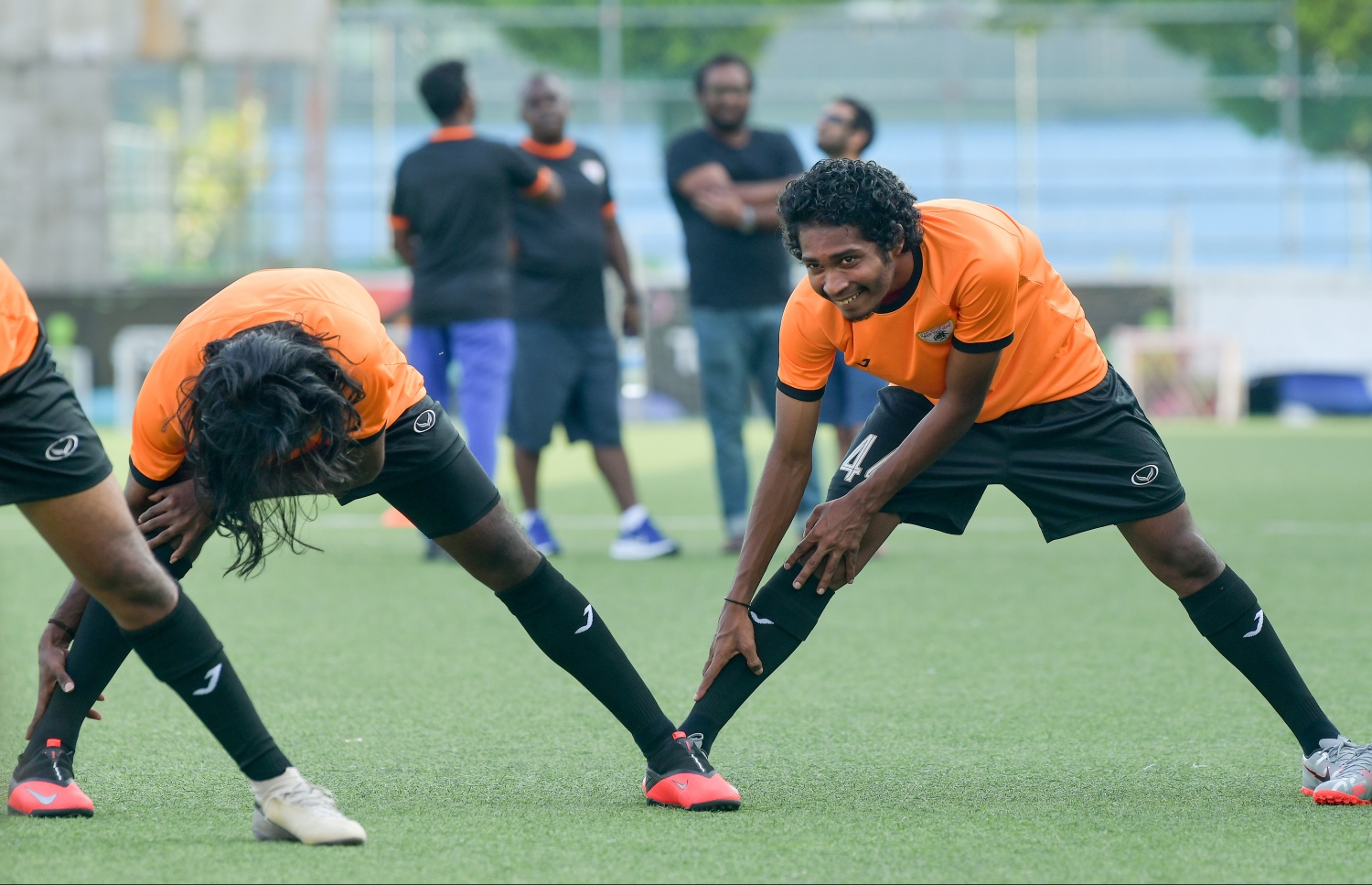 01 ނޮވެމްބަރ 2020: ޑިސެމްބަރު މަހު އަށް ވަނަ ދުވަހު ފަށަން ނިންމާފައިފައިވާ ރާއްޖޭގެ ފުޓްބޯޅަ ސީޒަނަށް  އީގަލްސް އިން ޕްރީ ސީޒަން ޕްރެކްޓިސް ފެށުން--. ފޮޓޯ:ނިޝާން އަލި/މިހާރު