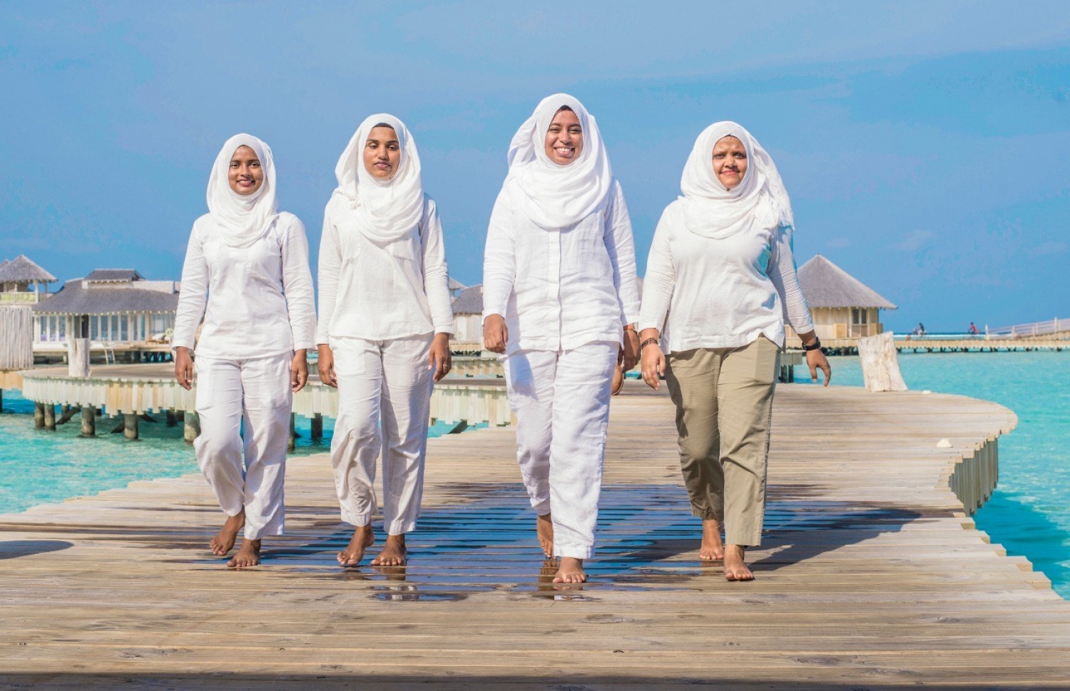 ސޮނެވާ ޖާނީގެ އަންހެން މުވައްޒަފުންތަކެއް: އަންހެން މުވައްޒަފުން އިތުރުކުރަން ސޮނެވާއިން އަންނަނީ މަސައްކަތް ކުރަމުން-- ފޮޓޯ: ސޮނެވާ ޖާނީ