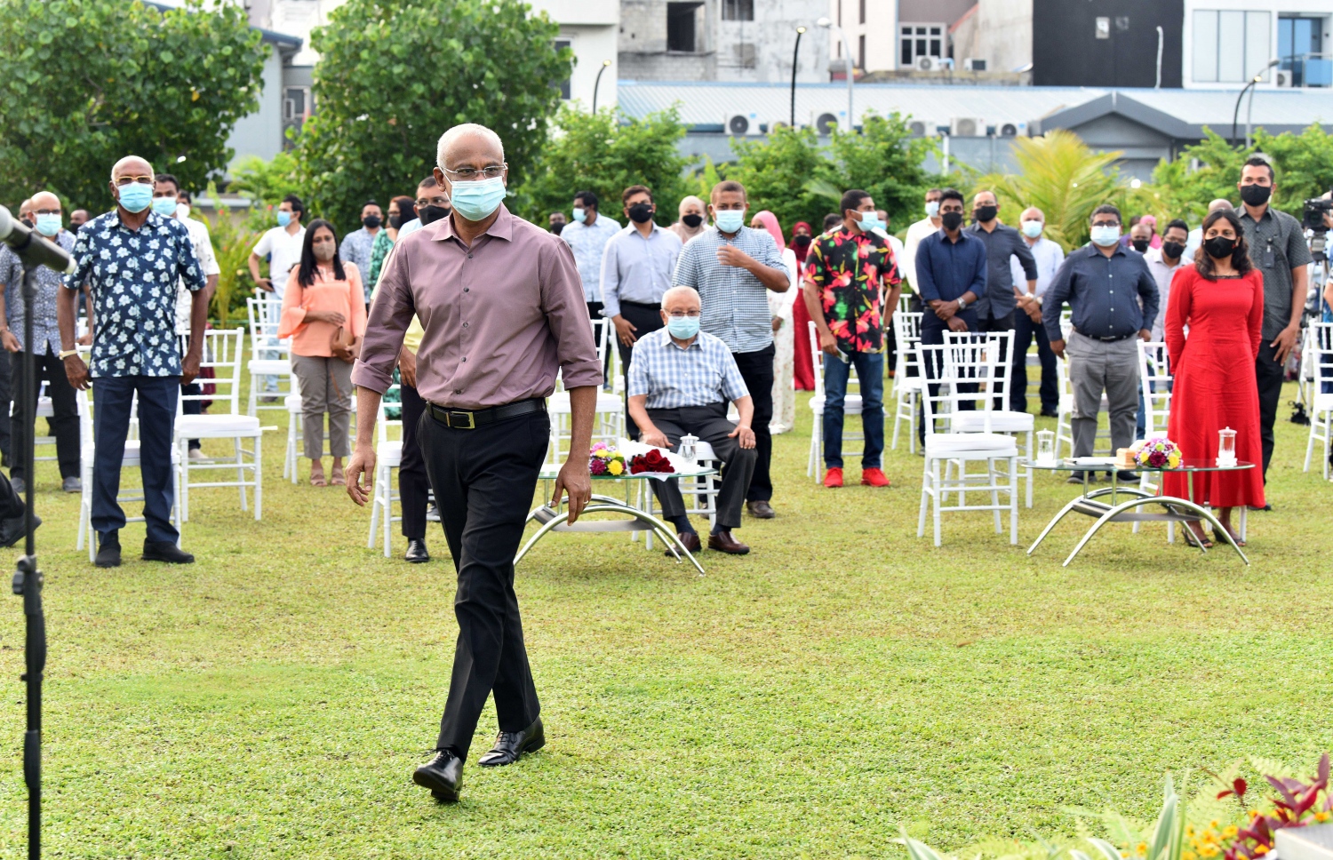 12 ނޮވެމްބަރ 2020: މާލޭގެ ލޮނުޒިޔާރަތްކޮޅުގައި މާލެ ސިޓީ ކައުންސިލުން ތަރައްގީ ކޮށްފައިވާ "ލޮނުޒިޔާރަތް" ޕާކު ހުޅުވުމަށް ބޭއްވި ރަސްމިއްޔާތުގައި ރައީސް އިބްރާހިމް މުހައްމަދު ސޯލިހު ބައިވެރިވެޑައިގަންނަވަނީ --. ފޮޓޯ: ރައީސް އޮފީސް