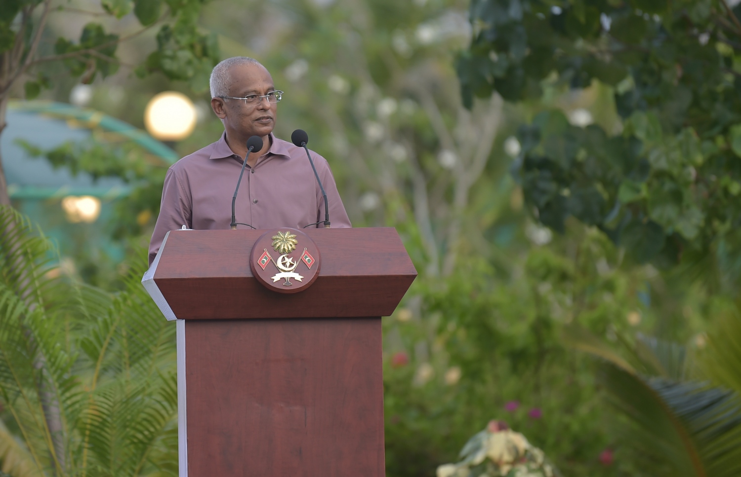 12 ނޮވެމްބަރ 2020: މާލޭގެ ލޮނުޒިޔާރަތްކޮޅުގައި މާލެ ސިޓީ ކައުންސިލުން ތަރައްގީ ކޮށްފައިވާ "ލޮނުޒިޔާރަތް" ޕާކު ހުޅުވުމަށް ބޭއްވި ރަސްމިއްޔާތުގައި ރައީސް އިބްރާހިމް މުހައްމަދު ސޯލިހު ވާހަކަ ދައްކަވަނީ--. ފޮޓޯ: ރައީސް އޮފީސް