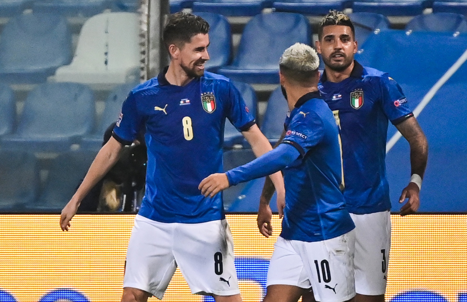 އިޓަލީ ކުޅުންތެރިން ލަނޑު ޖެހުމަށް ފަހު އުފާފާޅުކުރަނީ.-- ފޮޓޯ: އޭއެފްޕީ