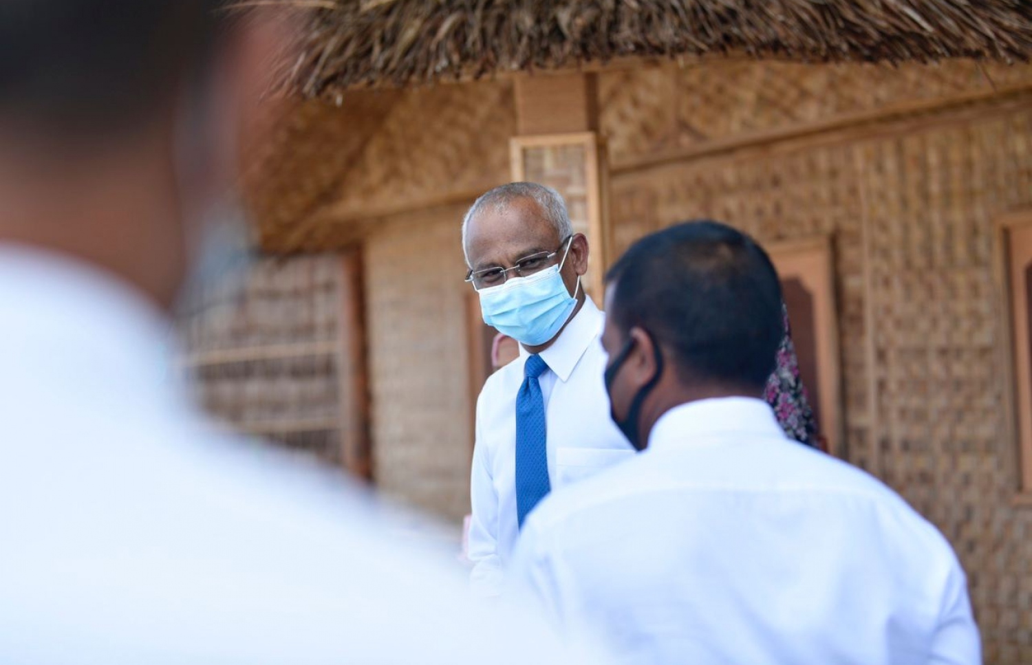 ހޯރަފުށީ އެއާޕޯޓް ހުޅުވުމުގެ ރަސްމިއްޔާތުގައި ރައީސް އިބްރާހިމް މުހައްމަދު ސޯލިހް ބައިވެރިވެވަޑައިގަންނަވަނީ. ފޮޓޯ: އަހުމަދު އަވްޝަމް އިލްޔާސް/މިހާރު