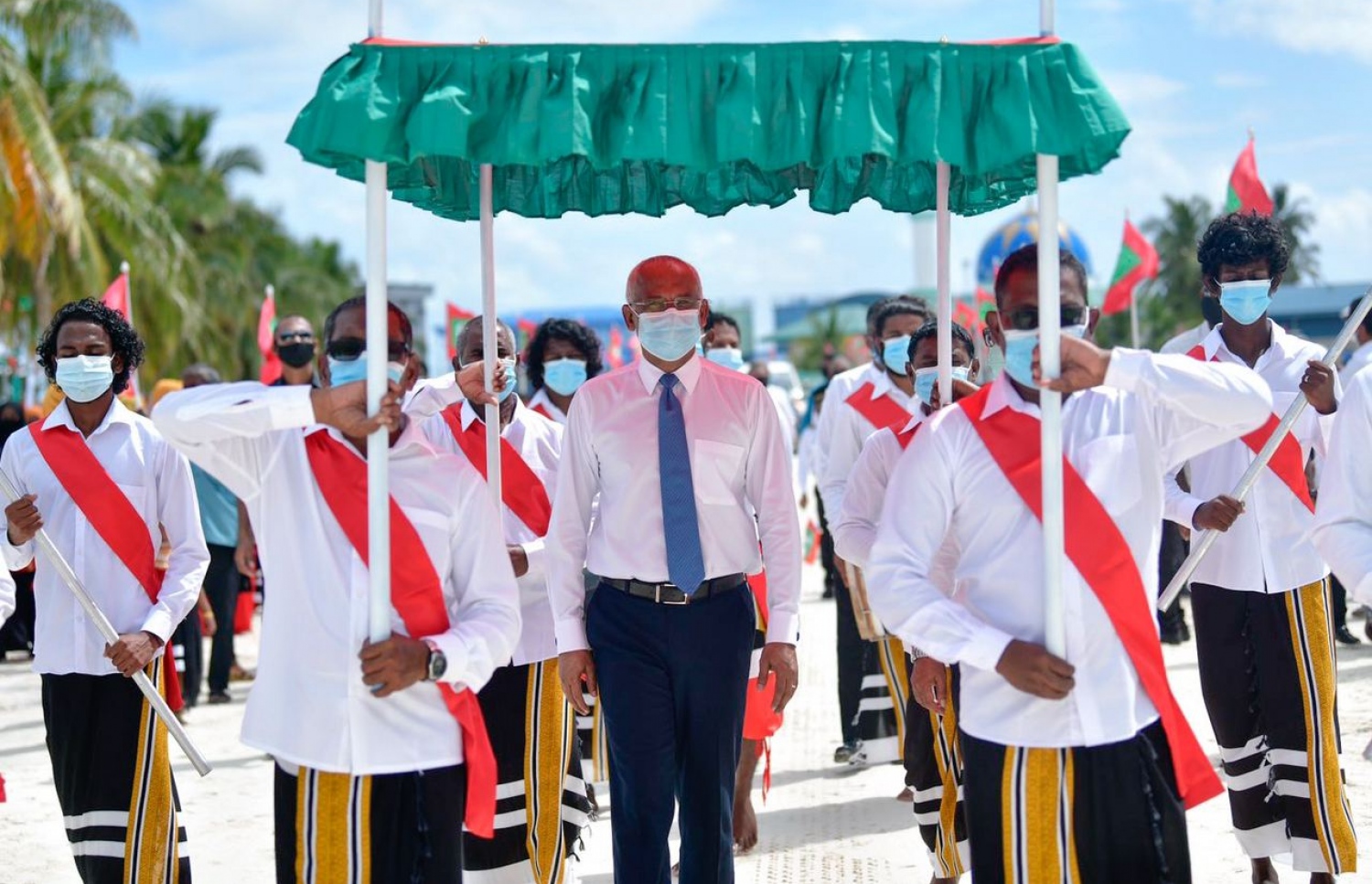 ހޯރަފުށީ އެއާޕޯޓް ހުޅުވުމުގެ ރަސްމިއްޔާތުގައި ރައީސް އިބްރާހިމް މުހައްމަދު ސޯލިހް.