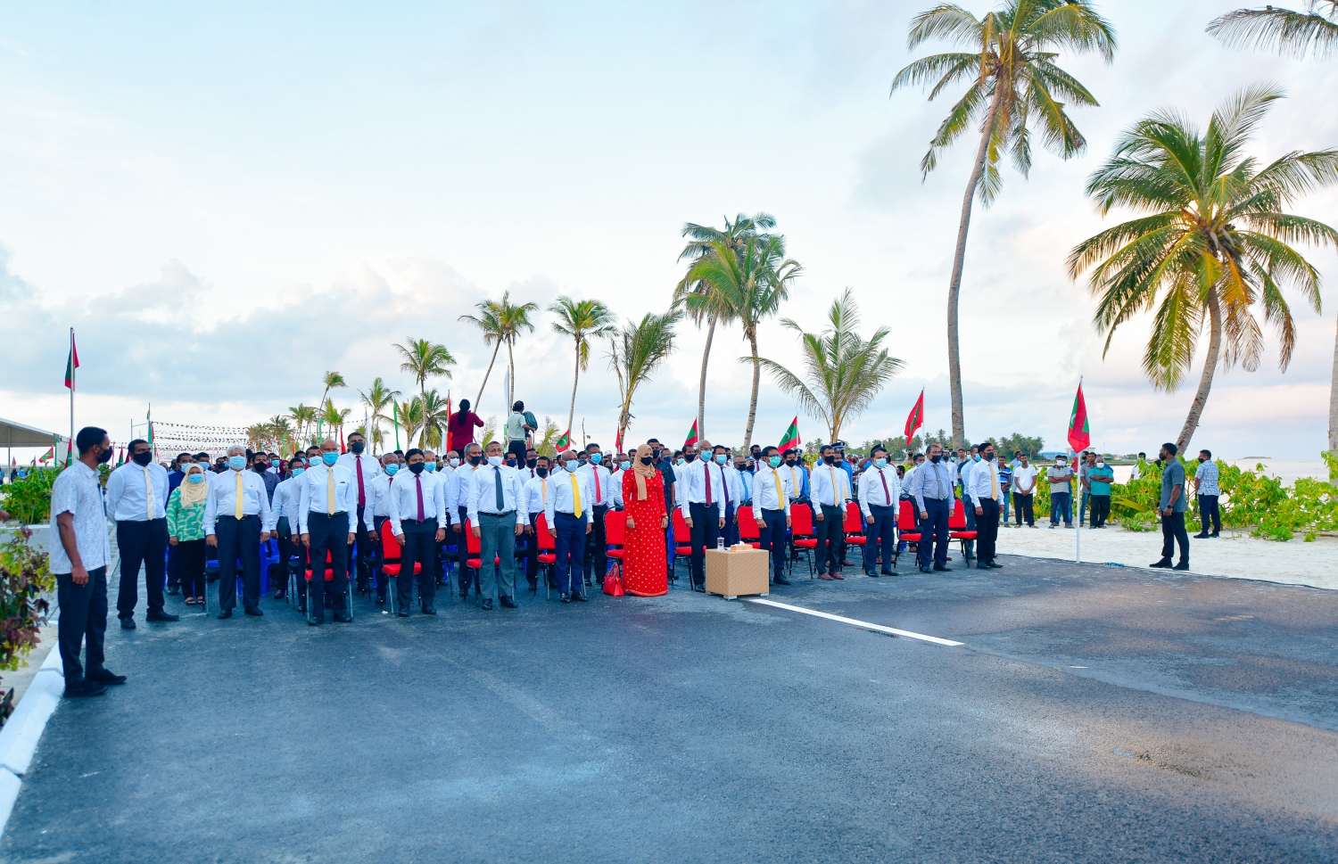 ހޯރަފުށި: ނޮވެމްބަރު 19، 2020- ރިއާސީ ކެމްޕޭންގައި ވެވަޑައިގަތް ވައުދާ އެއްގޮތަށް ހޯރަފުށީގައި ސަރުކާރުން ހެދި   އެއާޕޯޓް ރަސްމީކޮށް ހުޅުވުން. .-- ފޮޓޯ: އަހުމަދު އަވްޝަން/މިހާރު