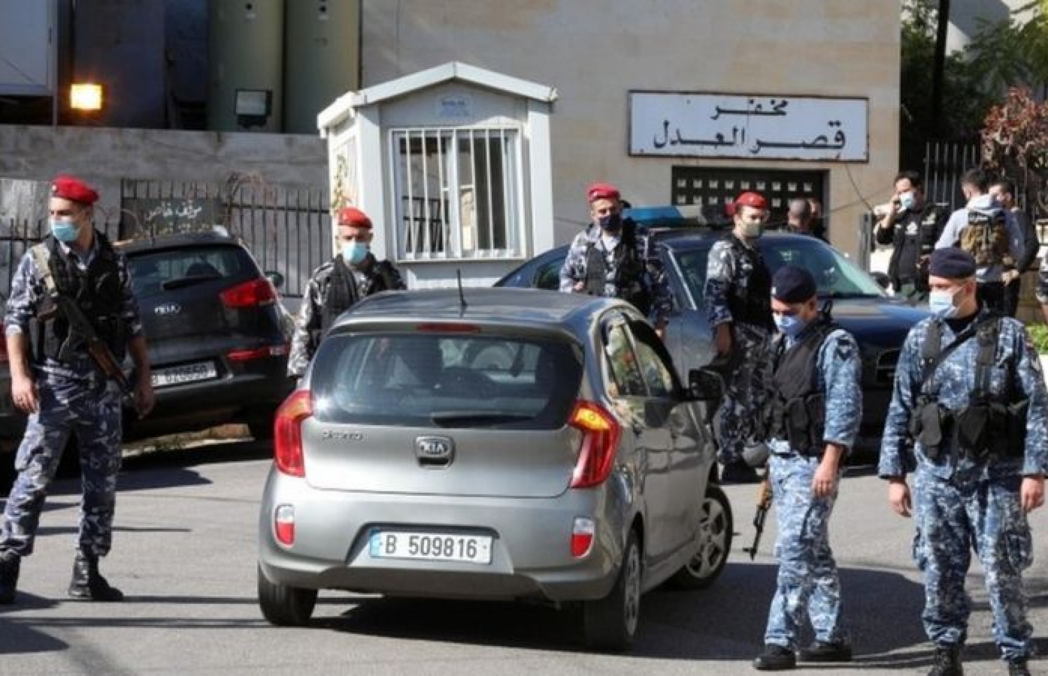 ޖަލުން ފިލި މީހުން ހޯދަން އޮޕަރޭޝަނެއް ވަނީ ފަށާފައި. --ފޮޓޯ:ރޮއިޓާސް