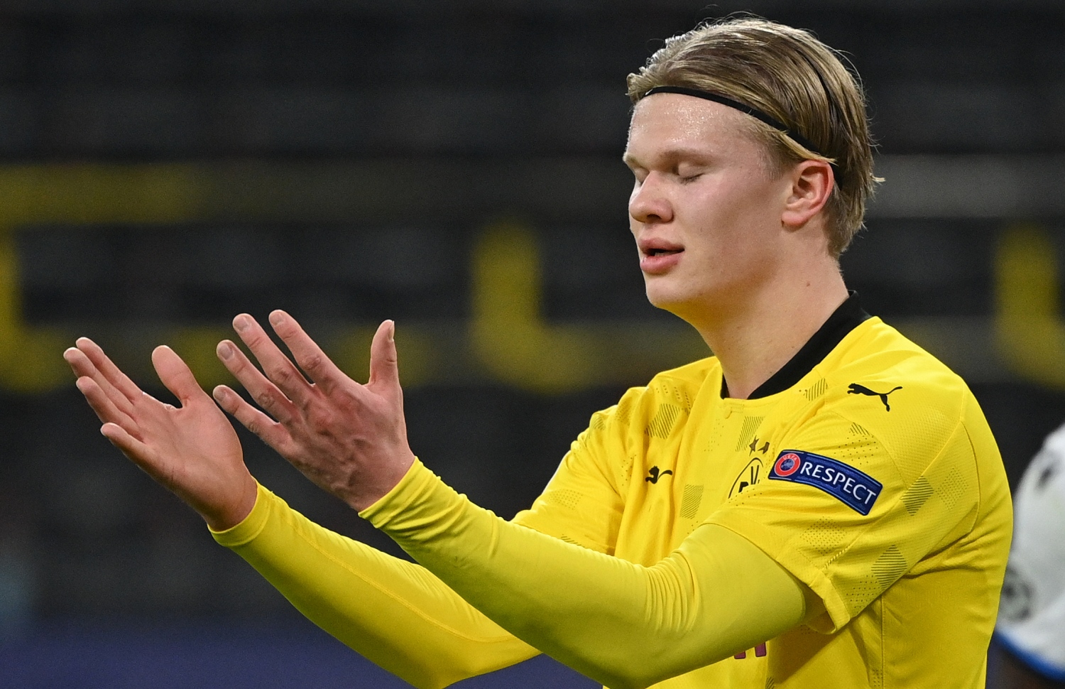 ޑޯޓްމަންޑުގެ ހާލާންޑް ގޯލް ޖެހުމަށް ފަހު އުފާފާޅުކުރަނީ. --ފޮޓޯ: އޭއެފްޕީ