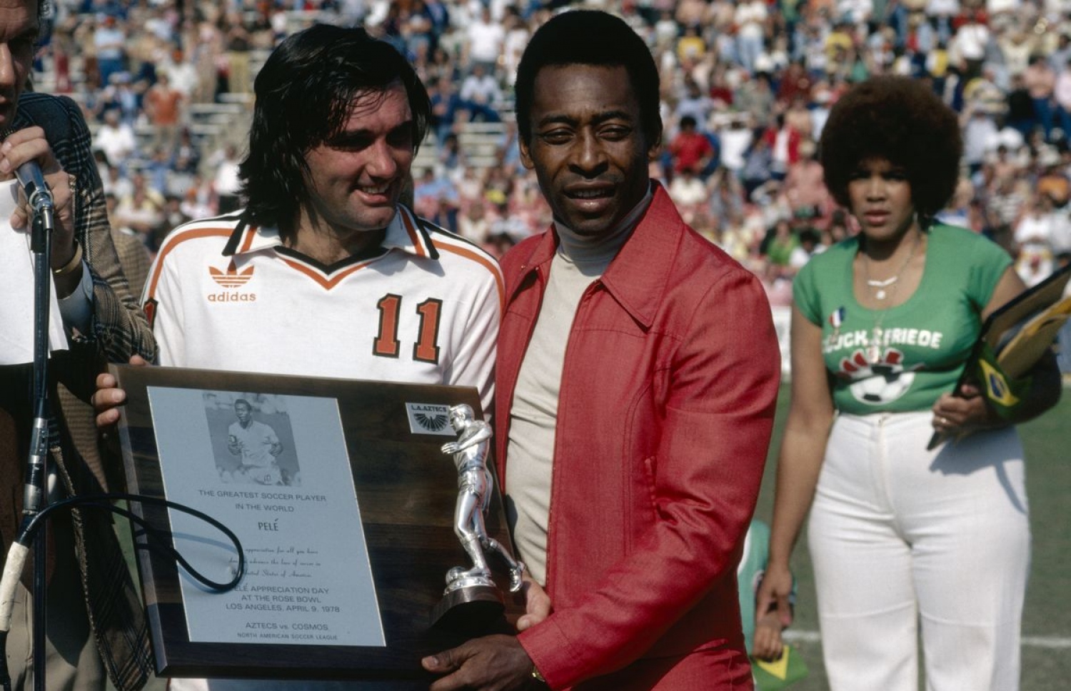 ބެސްޓްގެ ފަރާތުން 1978 ވަަނަ އަހަރު ޕެލޭ އަށް ހާއްސަ ފިލައެއް ދެނީ.