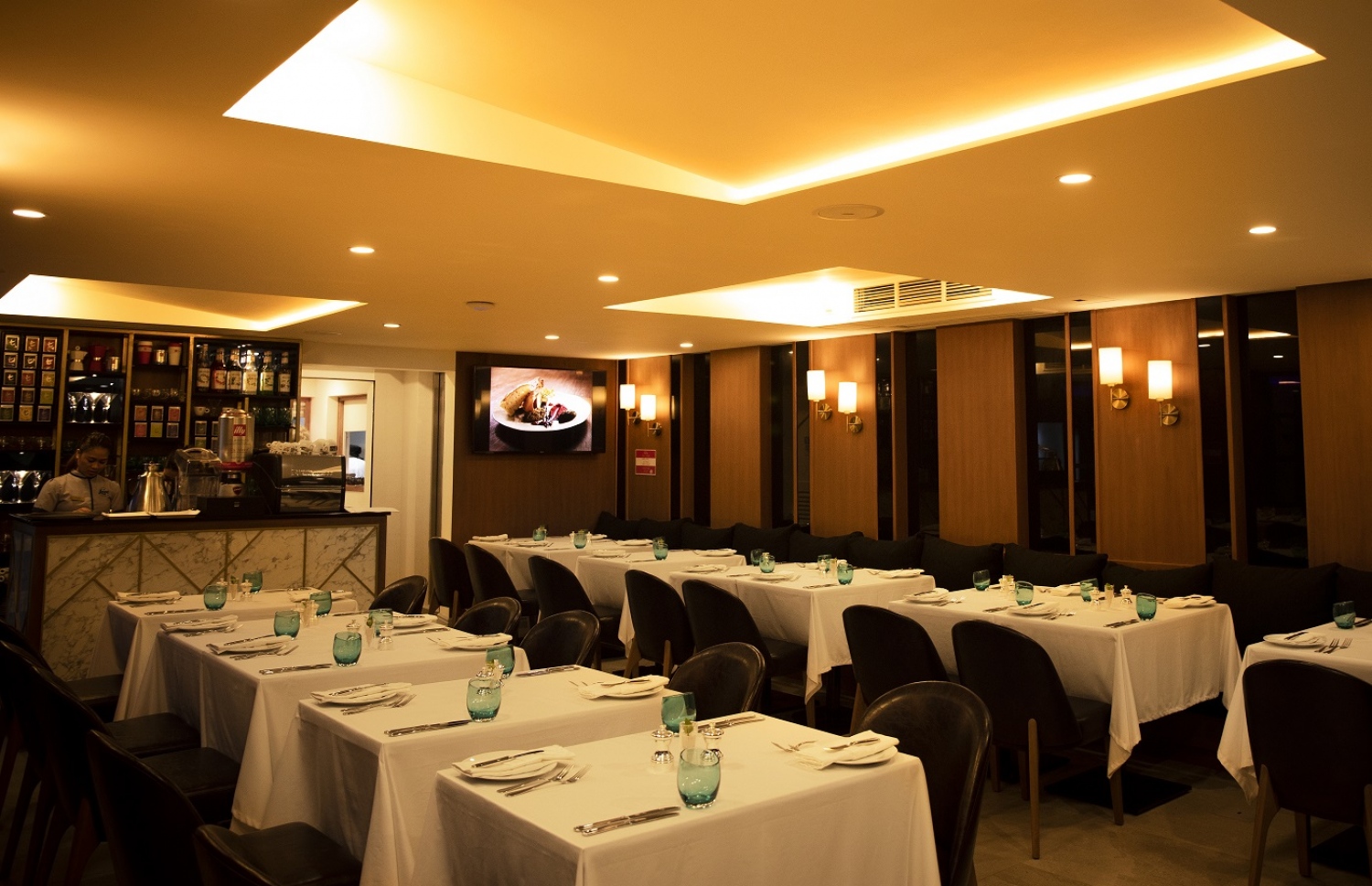 ލެވޯ ސޭންޑްގެ އެތެރެ-- ފޮޓޯ: ސިމްޑީ