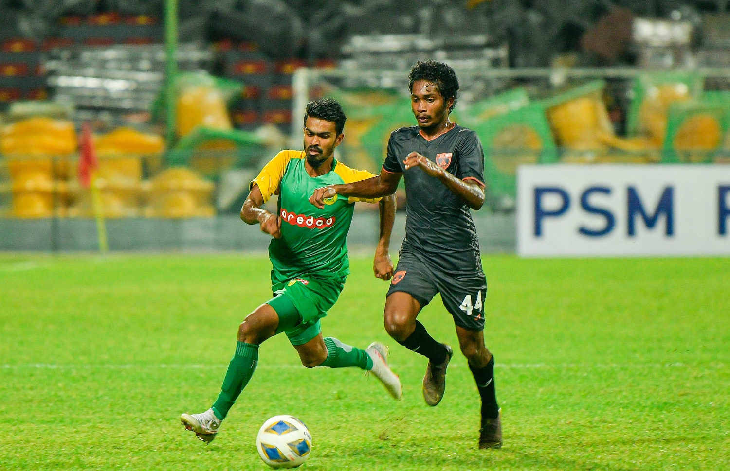 މާލެ: ޑިސެމްބަރު 8، 2020: މި އަހަރުގެ ފުޓްބޯޅަ ސީޒަން ހުޅުވުމަށް ކުޅުނު ޗެރިޓީ ޝީލްޑް މެޗުގެ ތެރެއިން:  .-- ފޮޓޯ:އަހުމަދު އަވްޝަން/މިހާރު