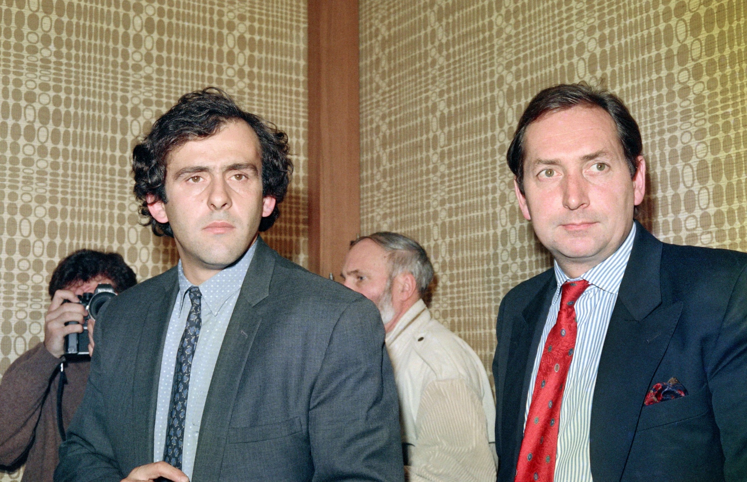 1988 ވަނަ އަހަރުގެ އިވެންޓެއްގެ ތެރެއިން ހޫލިއޭ (ކ) އާއި ޕްލެޓީނީ. -- ފޮޓޯ: އޭއެފްޕީ