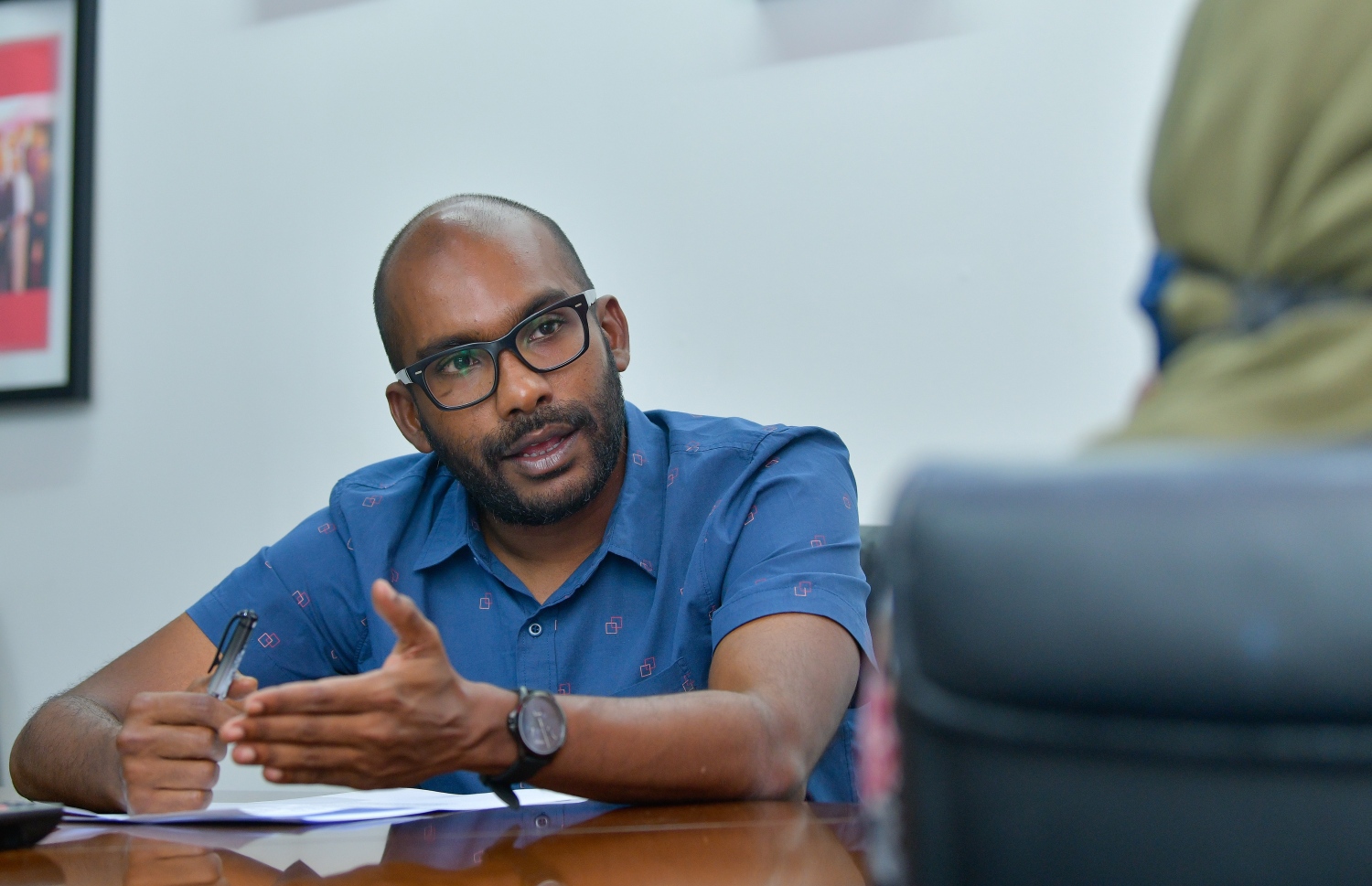 އޭސް ހާޑްވެއާގެ ޖެނެރަލް މެނޭޖަރު މުހައްމަދު ހާނީ "މިހާރު" އާއި ވާހަކަ ދައްކަވަނީ-- ފޮޓޯ: އަވްޝަން އިލްޔާސް/ މިހާރު