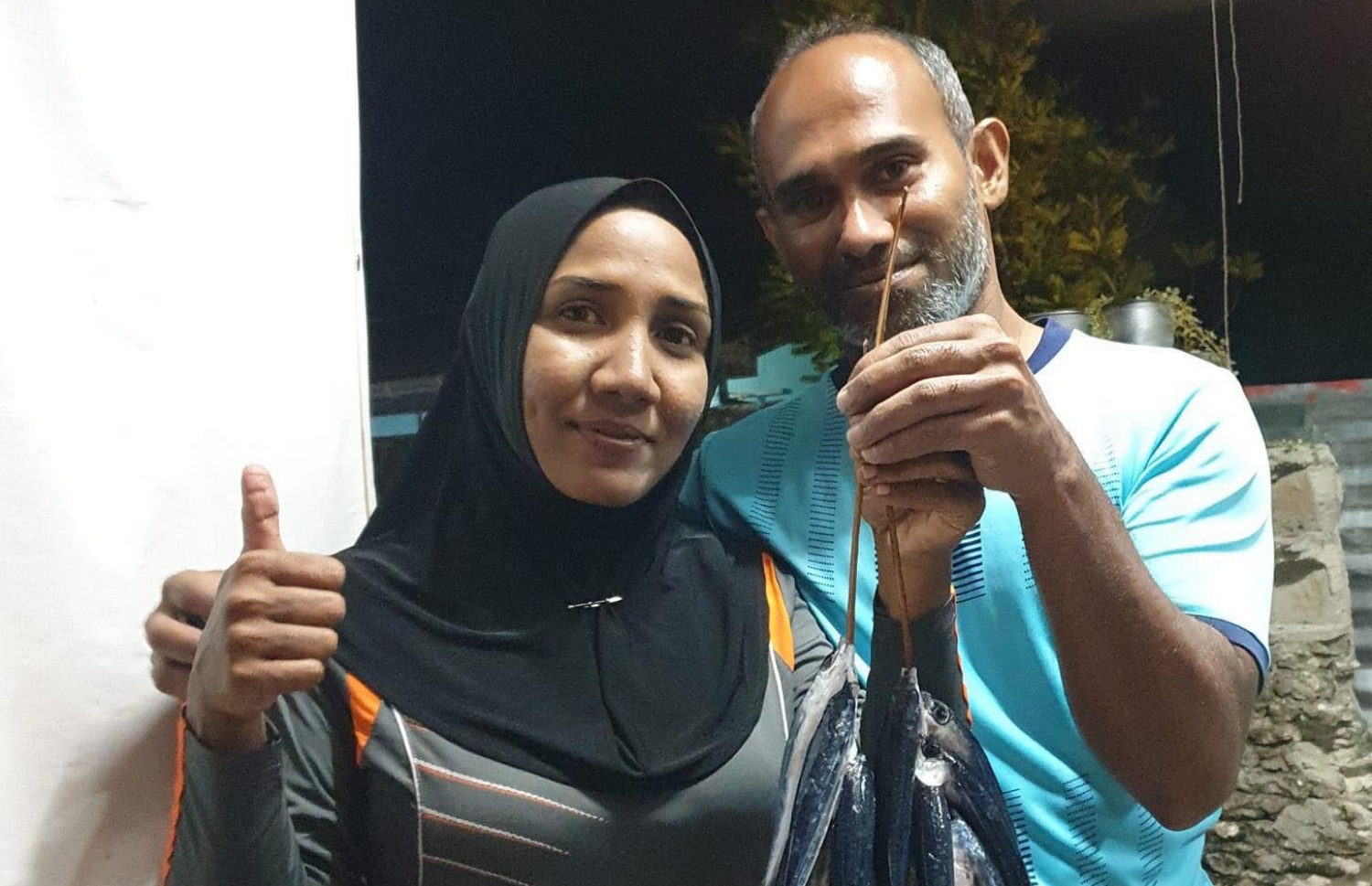 ފުވައްމުލަކު ބަޔަކު އެމީހުން ހޮވި ފުޅަނގިތައް ދައްލައިލަނީ. ފޮޓޯ: އަލީ ޝަރީފް
