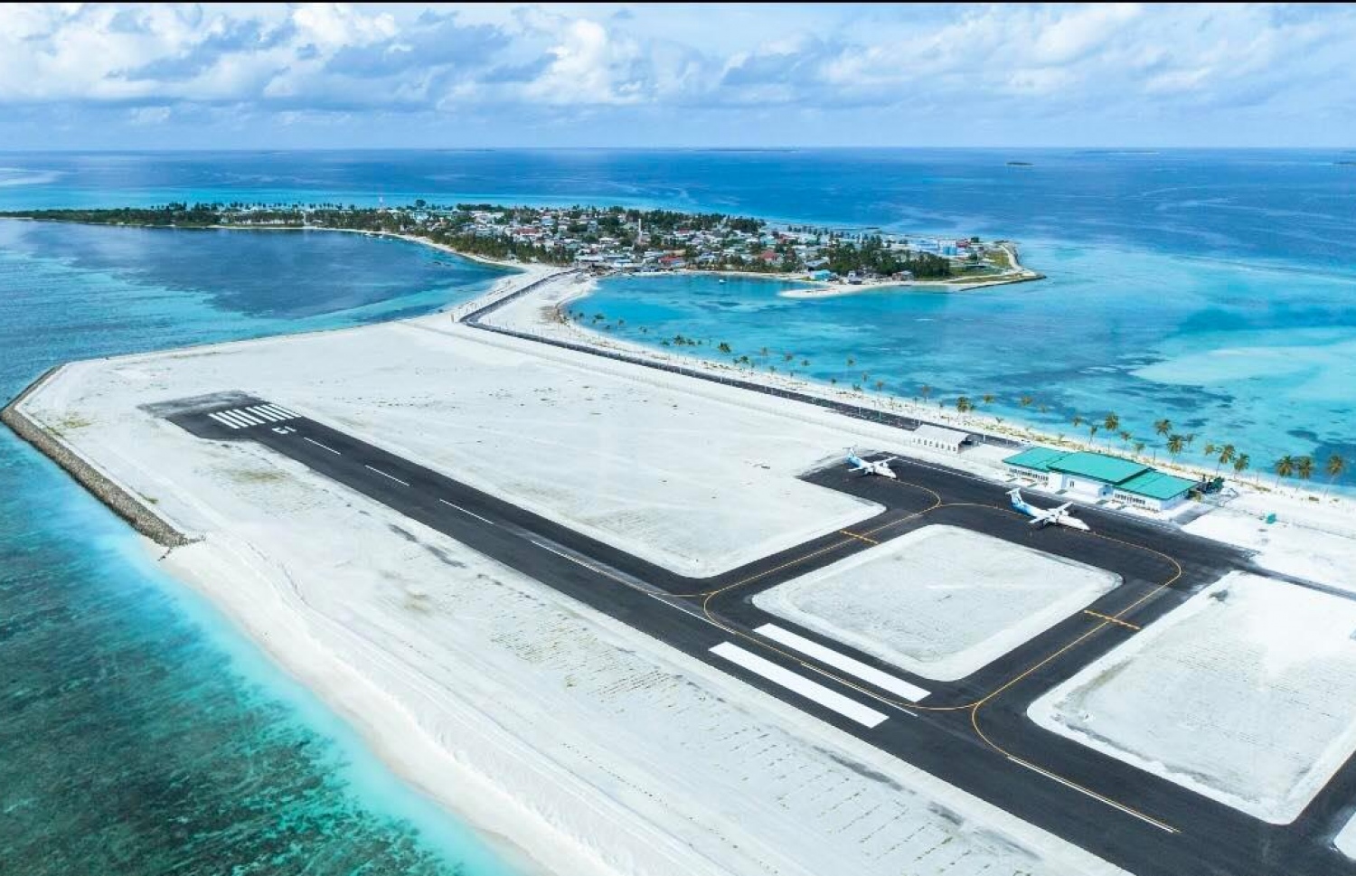 އެމްޓީސީސީ ތަރައްގީ ކުރި ހޯރަފުށީ އެއާޕޯޓް --ފޮޓޯ: އެމްޓީސީސީ