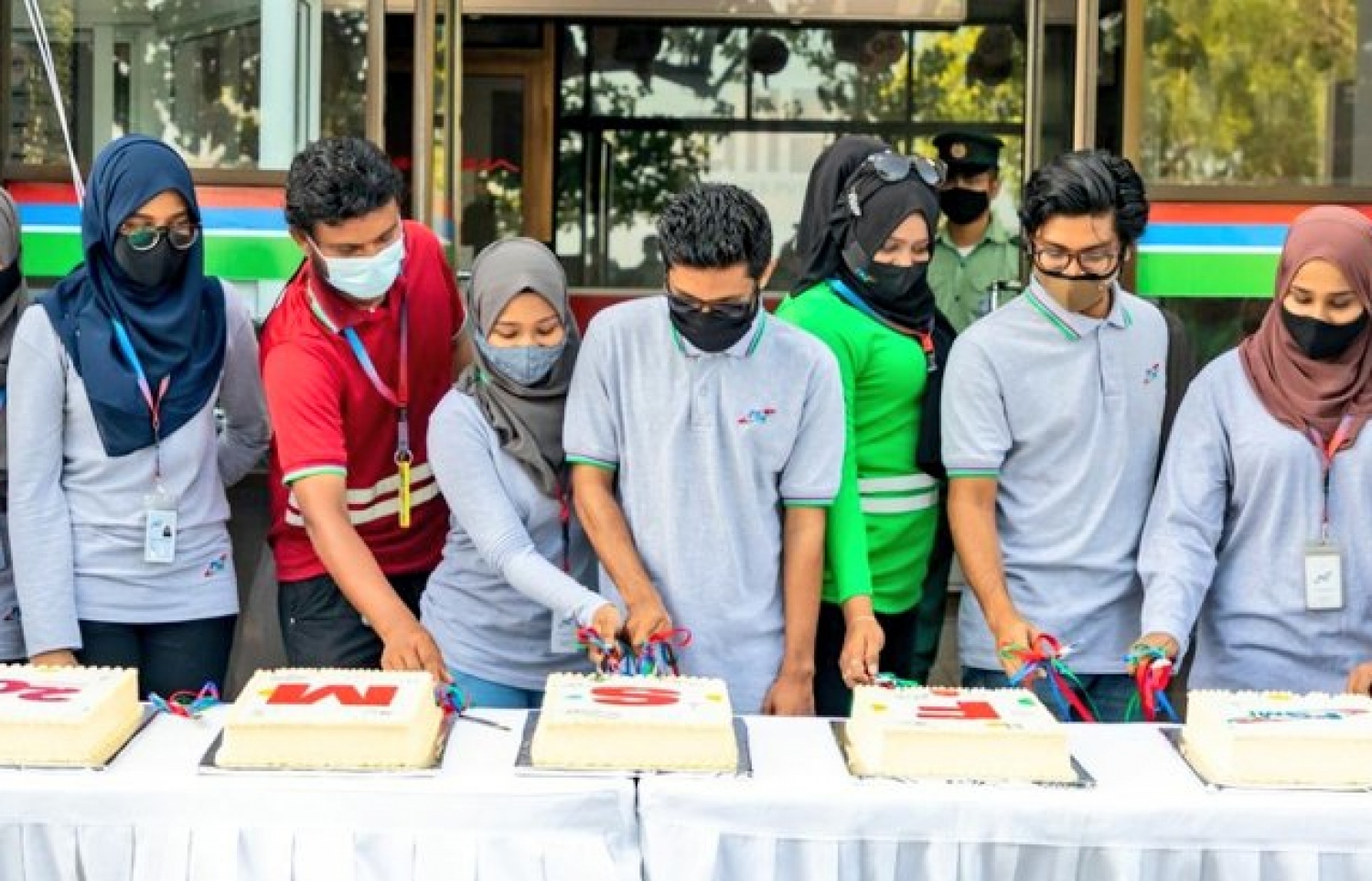 ފިއުލް ސަޕްލައި މޯލްޑިވްސްގެ 20 އަހަރީ ދުވަހާ ގުޅިގެން ކޭކް ފަޅަނީ--ފޮޓޯ: އެފްއެސްއެމް