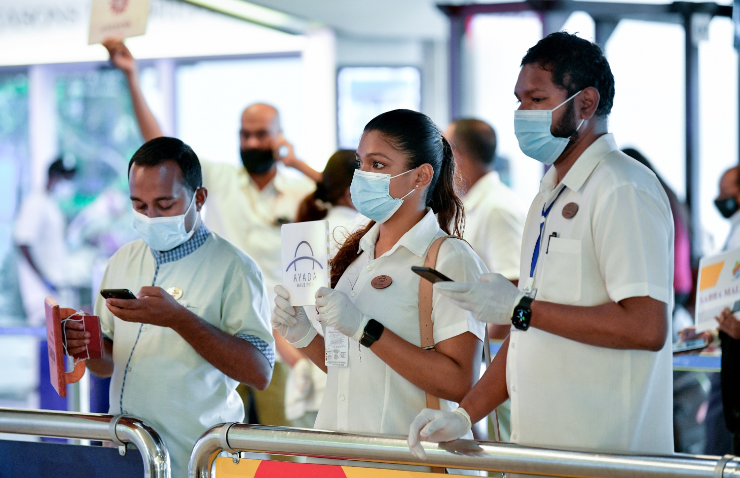 21 ޑިސެމްބަރ 2020: އެއާޕޯޓް ރެޕުން ޓޫރިސްޓުންގެ އިންތިޒާރުގައި: ޑިސެމްބަރުގެ ފަހު ދިހަ ދުވަހު ދުވާލަކު މަދުވެގެން 4،000 ޓޫރިސްޓުން އަންނާނެ ކަމަށް ލަފާކުރެވޭ --.ފޮޓޯ:ނިޝާން އަލީ/މިހާރު