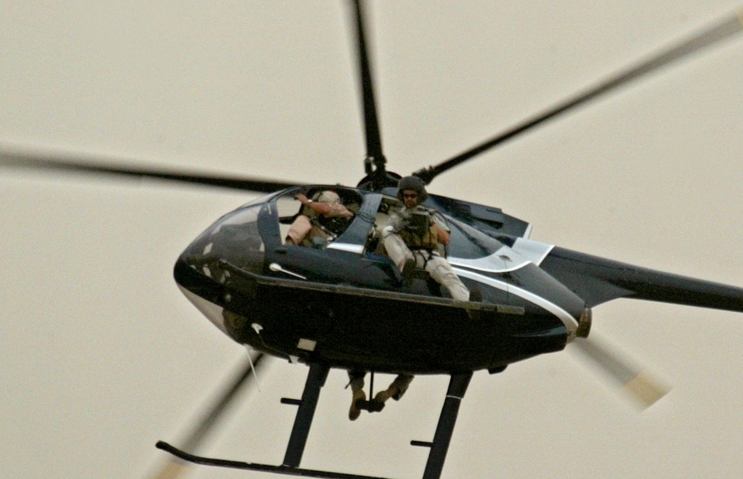 ބްލެކްވޯޓާގެ ގާޑުން ބަޣުދާދުގެ ވައިގެ ސަރަހައްދު އެޕްރިލް 22، 2004 ގައި ބަލަހައްޓަނީ. --ފޮޓޯ:އޭއެފްޕީ