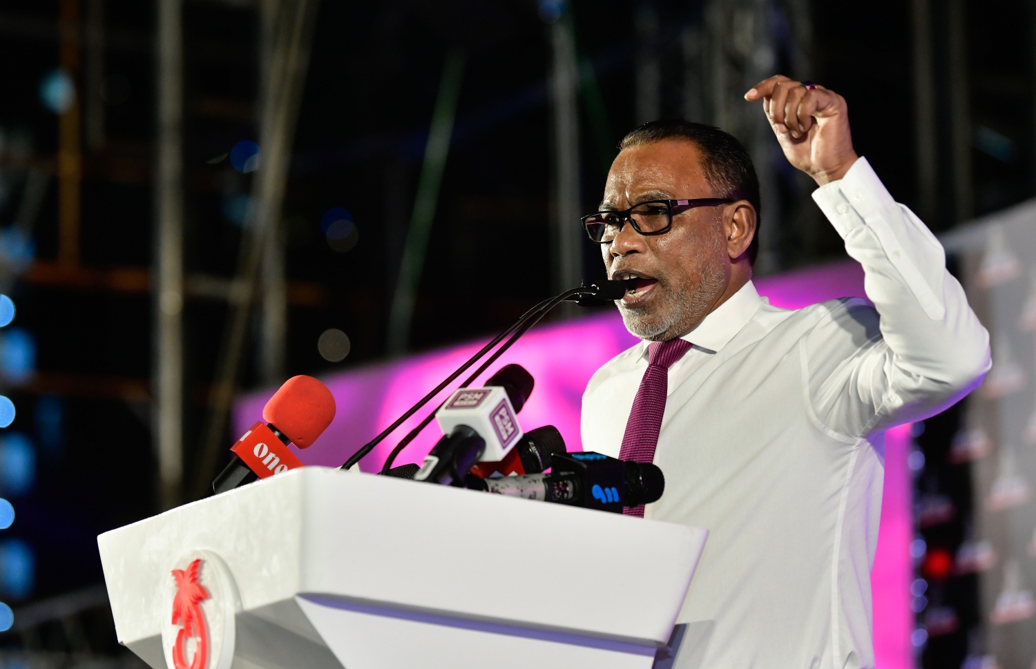 މާލެ: ޑިސެމްބަރު 26، 2020- އިދިކޮޅު ޕީޕީއެމް/ޕީއެންސީން ކާނިވާ ސަރަހައްދުގައި ބޭއްވި "ވިސްނާ" ޖަލްސާގައި ޕީއެންސީގެ ރައީސް އަބްދުއްރަހީމް އަބްދުﷲ ވާހަކަ ދައްކަވަނީ.---ފޮޓޯ: ނިޝާން އަލީ/މިހާރު