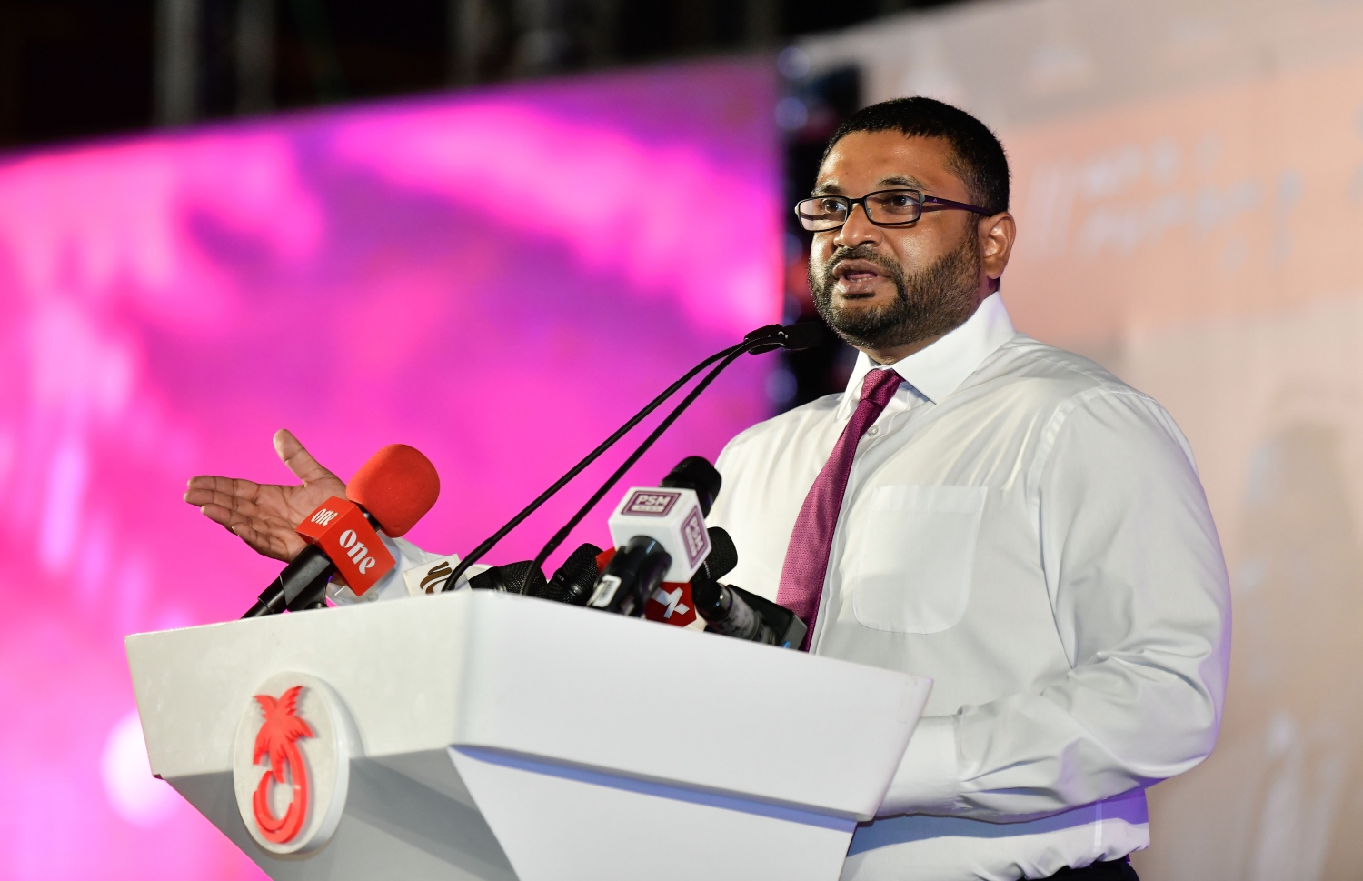 އިދިކޮޅު ޕީޕީއެމުން މާލޭގައި ބޭއްވި ޖަލްސާގައި ޣައްސާން ވާހަކަ ދައްކަވަނީ.---ފޮޓޯ: ނިޝާން އަލީ/މިހާރު