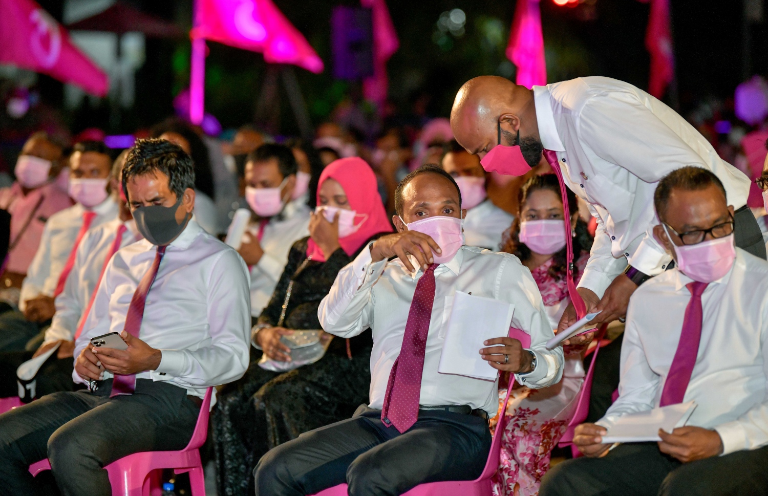 މާލެ: ޑިސެމްބަރު 26، 2020- އިދިކޮޅު ޕީޕީއެމް/ޕީއެންސީން ކާނިވާ ސަރަހައްދުގައި ބޭއްވި "ވިސްނާ" ޖަލްސާގެ ތެރެއިން.---ފޮޓޯ: ނިޝާން އަލީ/މިހާރު