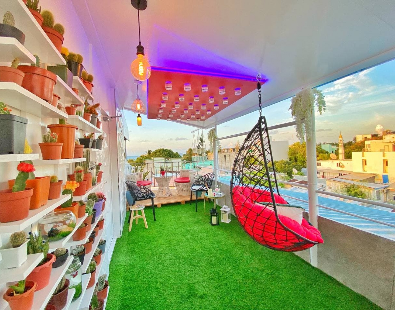 އައްޒަގެ އެޕާޓްމަންޓްގެ ޓެރަސް ހަދާ ނިމިފައި.-- ފޮޓޯ: މުއާއައްޒަ