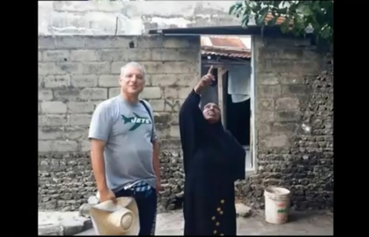 އެމްއެޗް370 ގެއްލުނު ރެޔަށް ފަހު، އަނެއް ދުވަހުގެ ހެނދުނު ތ. ގާދިއްފުށީ މަތިން ދިޔަ ބޮޑު މަތިންދާބޯޓަކާ ބެހޭ ގޮތުން އެ ރަށު އަންހެނަކު ސާޖިއޯ ކަވައިއުއޯލޯ އަށް މައުލޫމާތު ދެނީ