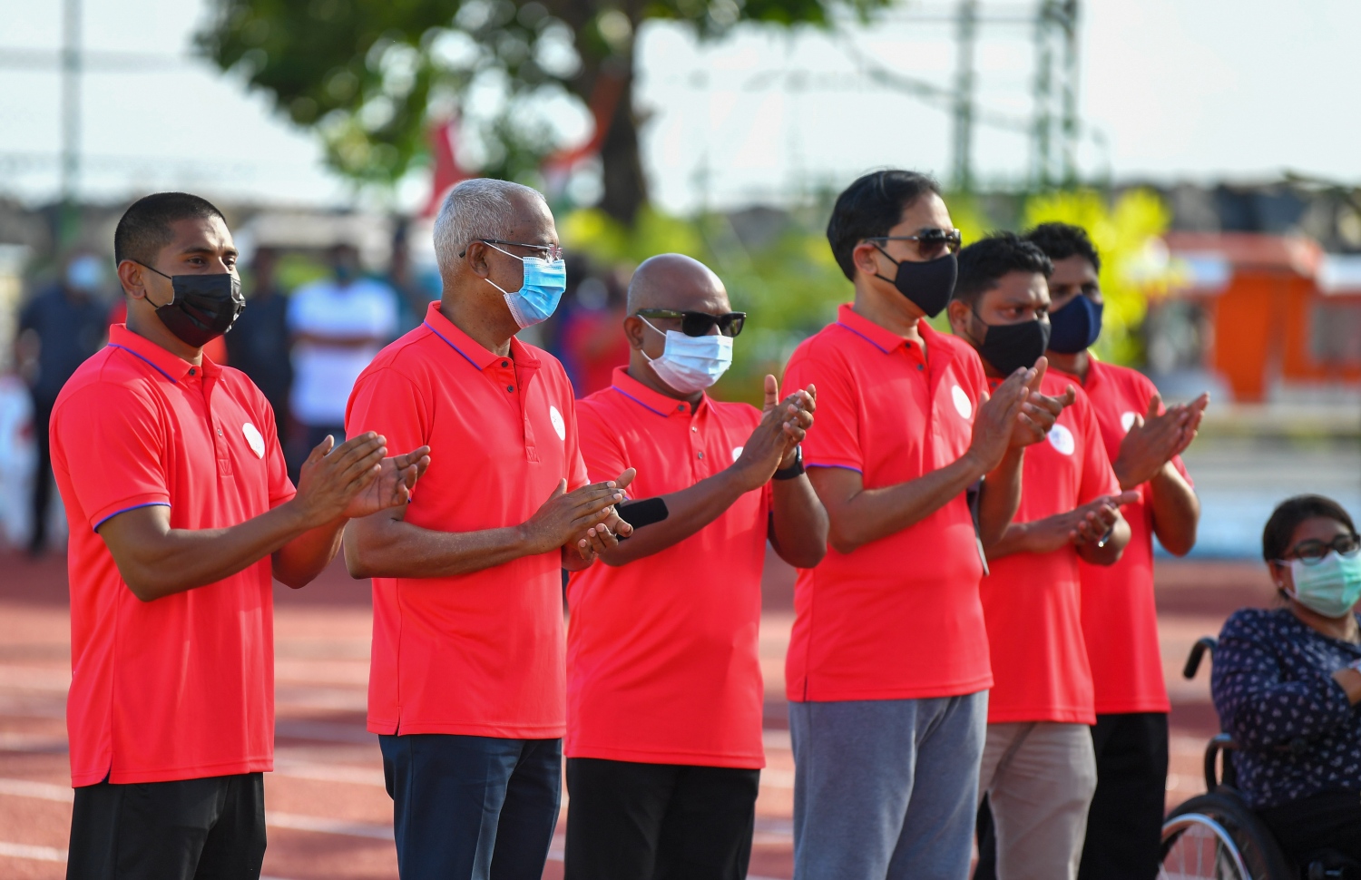 މާލެ: މާލެ ކުޅިވަރު އެކުވެނީގެ ސިންތެޓިކް ޓްރެކް ހުޅުވުމުގެ ރަސްމިއްޔާތުގައި ރައީސް އިބްރާހިމް މުހައްމަދު ސޯލިހާއި، ފޮރިން މިނިސްޓަރު އަބްދުﷲ ޝާހިދު އަދި ޔޫތު މިނިސްޓަރު އަހުމަދު މަހުލޫފު ބައިވެރިވެ ވަޑައިގަންނަވަނީ.-- ފޮޓޯ: ރައީސް އޮފީސް