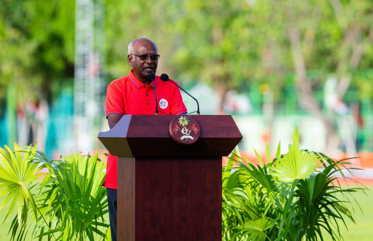 މާލެ: މާލެ ކުޅިވަރު އެކުވެނީގެ ސިންތެޓިކް ޓްރެކް ހުޅުވުމުގެ ރަސްމިއްޔާތުގައި ކުރީގެ އެތްލިކްގެ ރައީސް މައިޒާން އަލި މަނިކު ވާހަކަ ދައްކަވަނީ.-- ފޮޓޯ: ރައީސް އޮފީސް