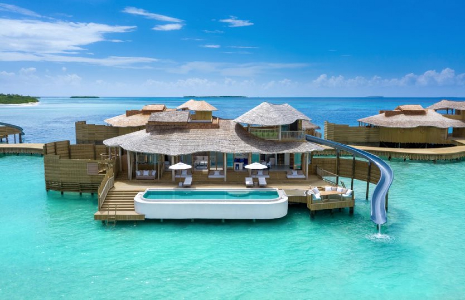 ސޮނެވާ ޖާނީގެ އާ ވިލާގައި ވެސް އެއް ކޮޓަރިން ފެށިގެން ހަތަރު ކޮޓަރި ހިމެނޭ ގެތައް ވަނީ ހަދާފައި