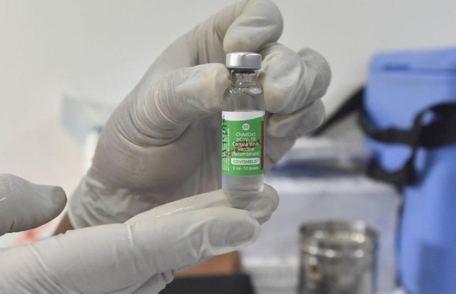 ރާއްޖޭގައި ދޭން ނިންމާފައިވާ ކޮވިޝީލްޑް ވެކްސިން: ވެކްސިން ދޭން ތަރުތީބުތަކެއް ކަނޑައަޅާފައިވާ އިރު މަދަމާ ވެކްސިން ޖަހާނީ ސިއްހީ ދާއިރާގެ އިސް ސަފުގައި މަސައްކަތް ކުރާ މީހުންނަށް.