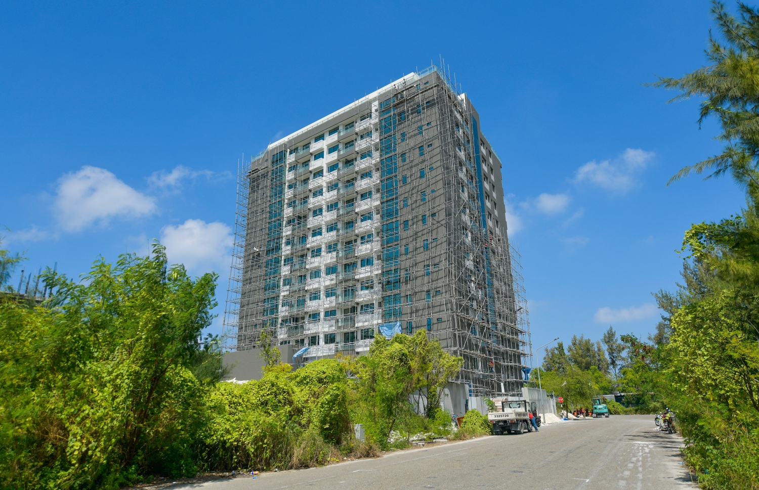 އެފްޑަބްލިޔު ކޮންސްޓްރަކްޝަންގެ އެފްޑަބްލިޔު ރެސިޑެންސް: މި ތަނުގައި އަންނަ މަހު ދިރިއުޅެން ފެށޭވަރުވާނެ ކަމަށް ބެލެވޭ --ފޮޓޯ: ނިޝާން އަލީ/މިހާރު