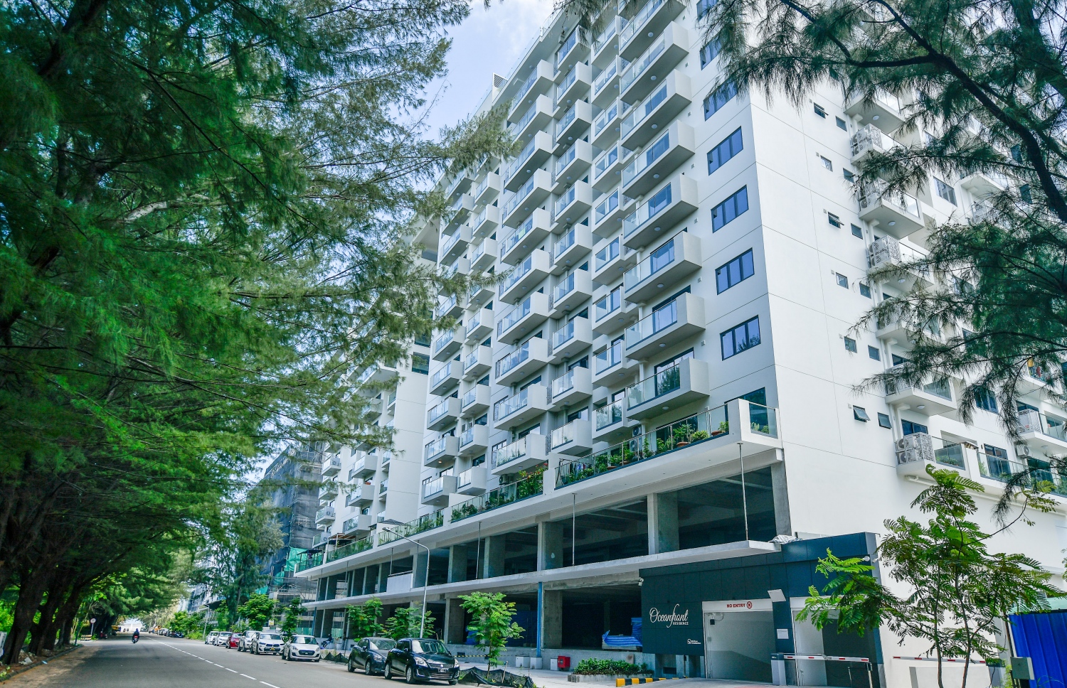 ރެއިންބޯއިން ހެދި އޯޝަންފްރޮންޓް: މި އިމާރާތުގައި 148 އެޕާޓްމަންޓް ހުރޭ --ފޮޓޯ: ނިޝާން އަލީ/މިހާރު