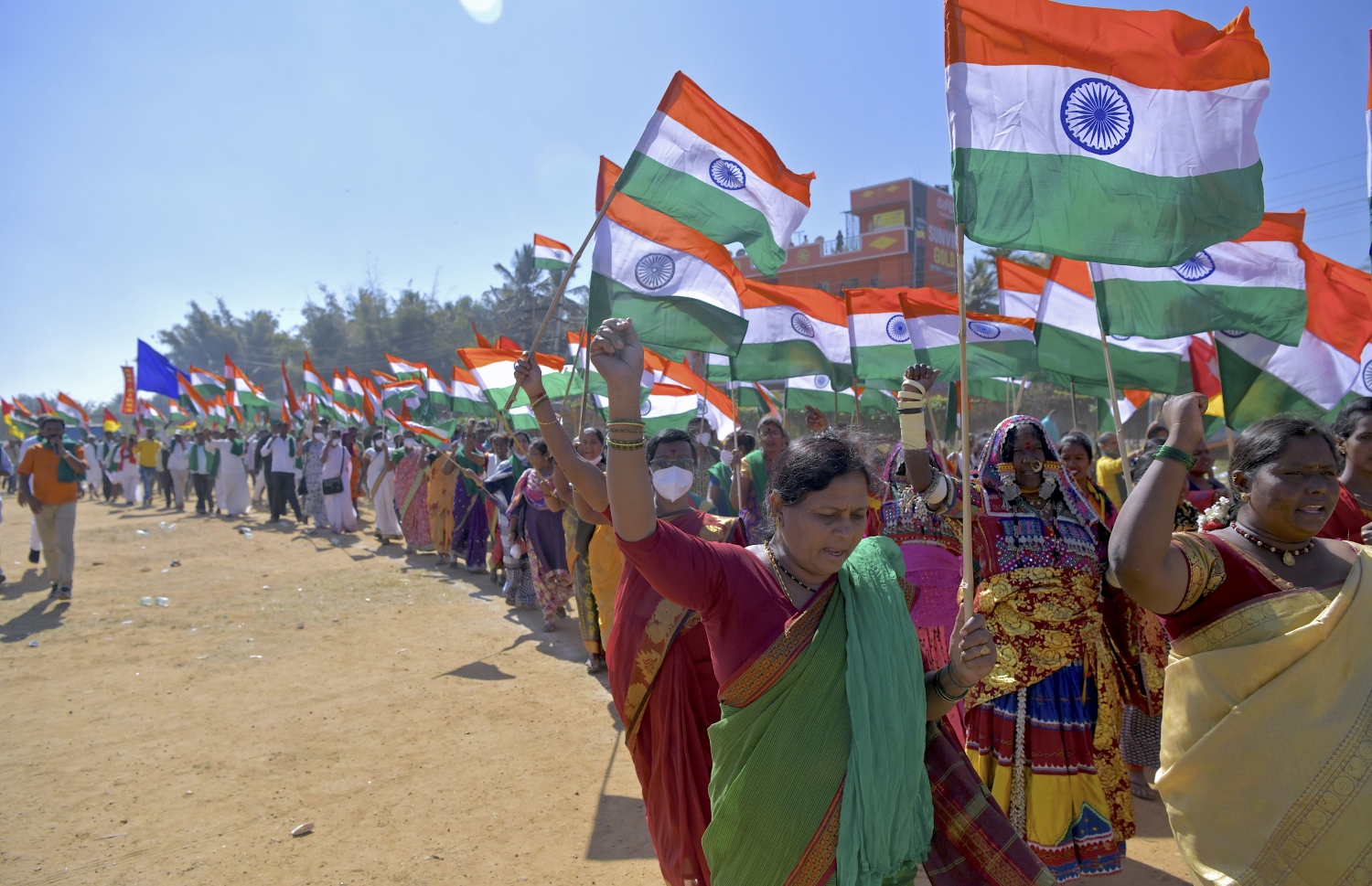 އިންޑިއާގެ ދަނޑުވެރިން ބެންގަލޫރުގައި މުޒާހަރާ ކުރަނީ. --ފޮޓޯ:އޭއެފްޕީ