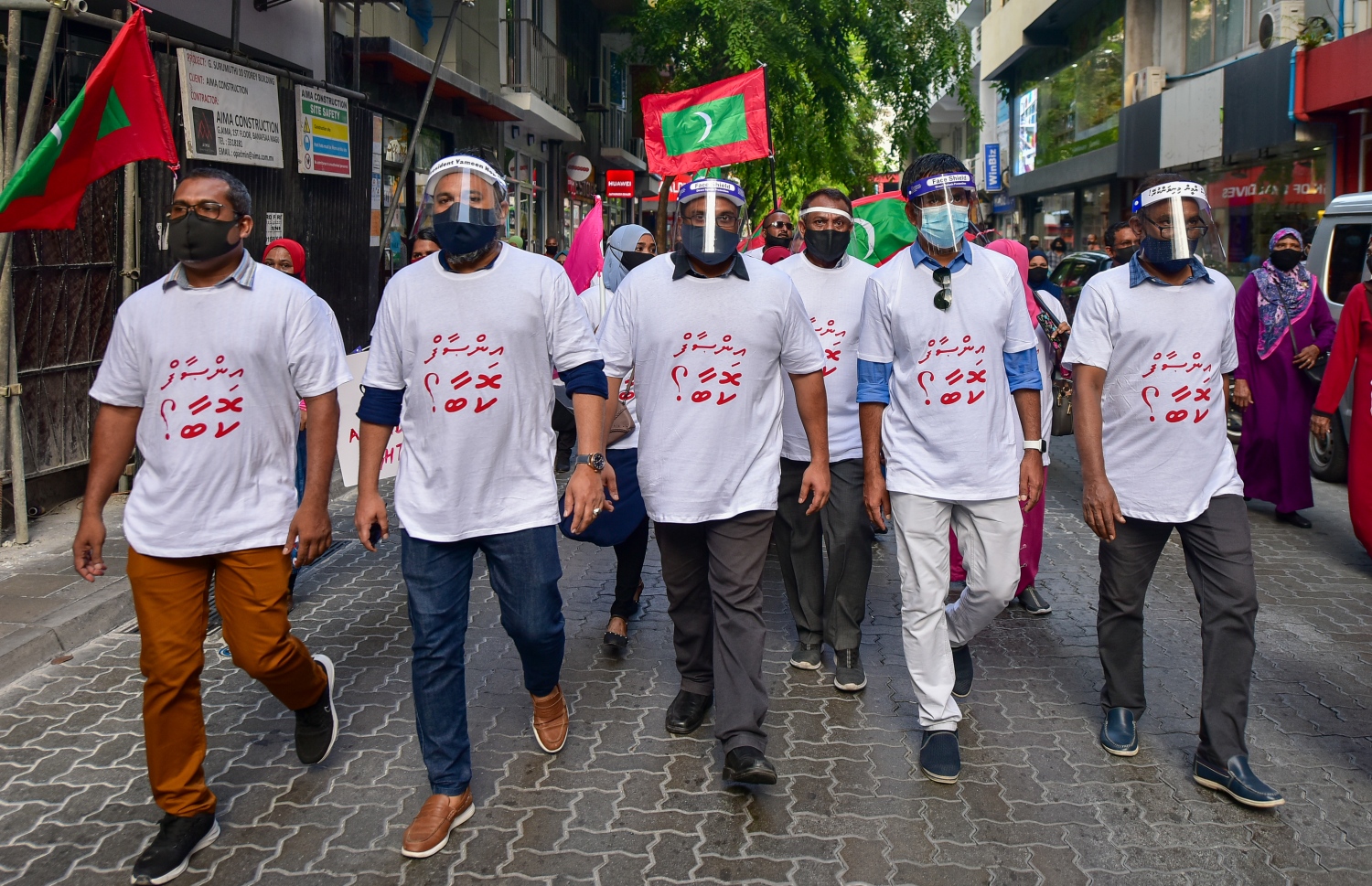 މާލެ: ޖެނުއަރީ 29، 2021- "އިންސާފު ކޮބާ" ގެ ނަމުގައި އިދިކޮޅުން މާލޭގައި ބޭއްވި މުޒާހަރާގެ ތެރެއިން: މާލޭގެ އިތުރުން ރާއްޖޭގެ އެކި ސަރަހައްދުތަކުގައި ވެސް މި މުޒާހަރާތައް ބޭއްވި.---ފޮޓޯ: އަހުމަދު އަވްޝަން/މިހާރު
