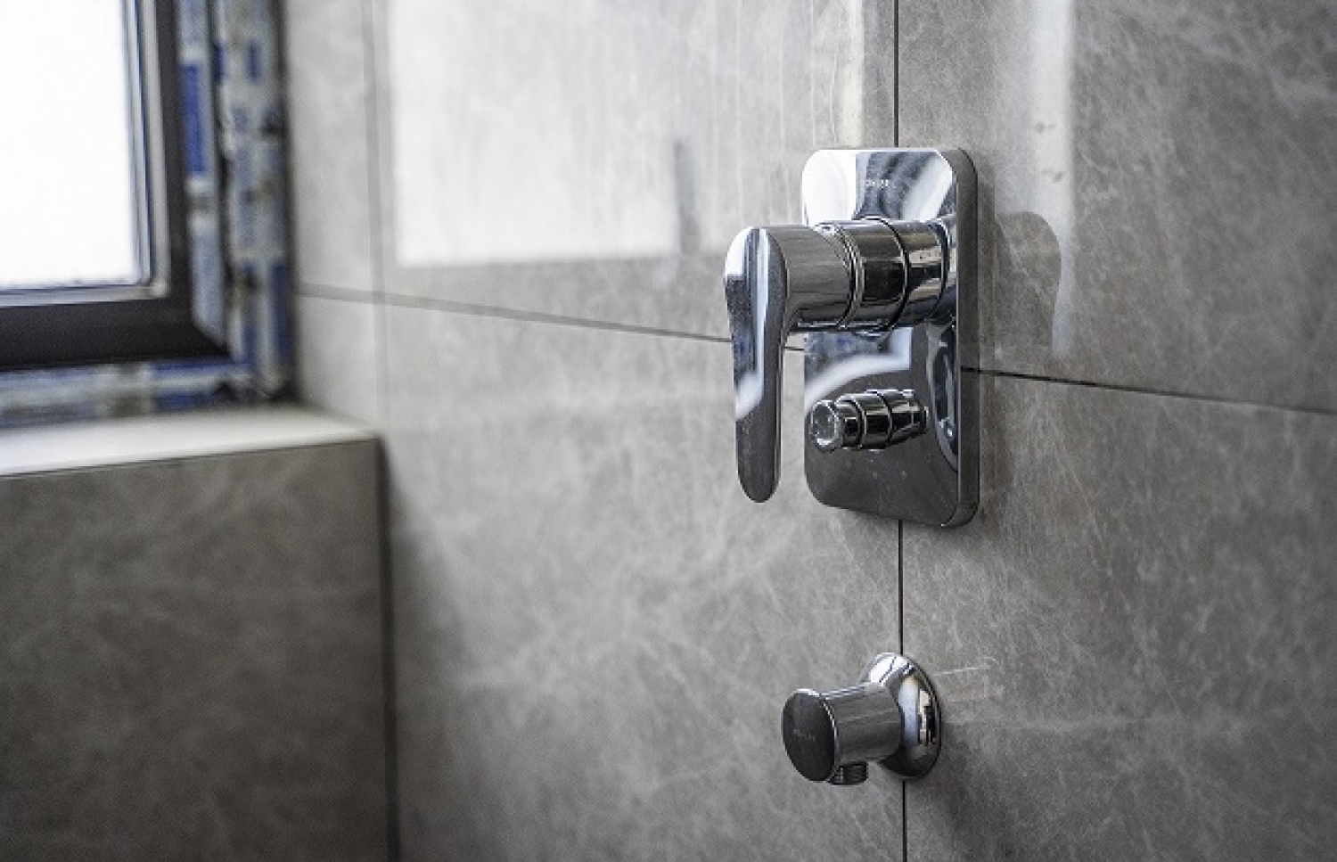 އަކުއާވީޓާ އިން ހަދަމުން އަންނަ އެޕާޓްމަންޓެއްގެ އެތެރެ