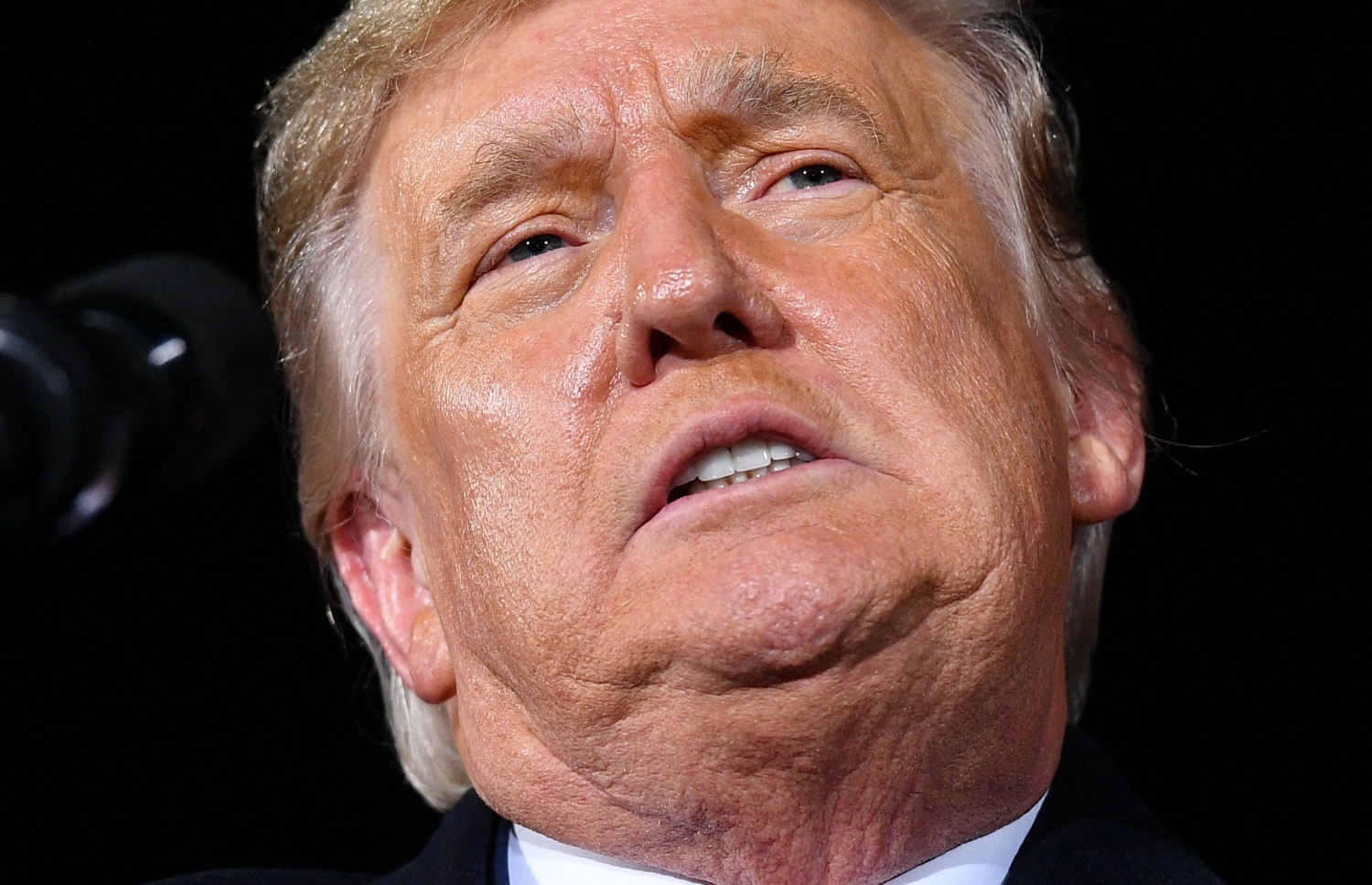 ކުރީގެ ރައީސް ޑޮނަލްޑް ޓްރަމްޕް ޖެނުއަރީ 4 ވަނަ ދުވަހުގެ އެއްވުމުގައި ވާހަކަ ދައްކަވަނީ. --ފޮޓޯ:އޭއެފްޕީ