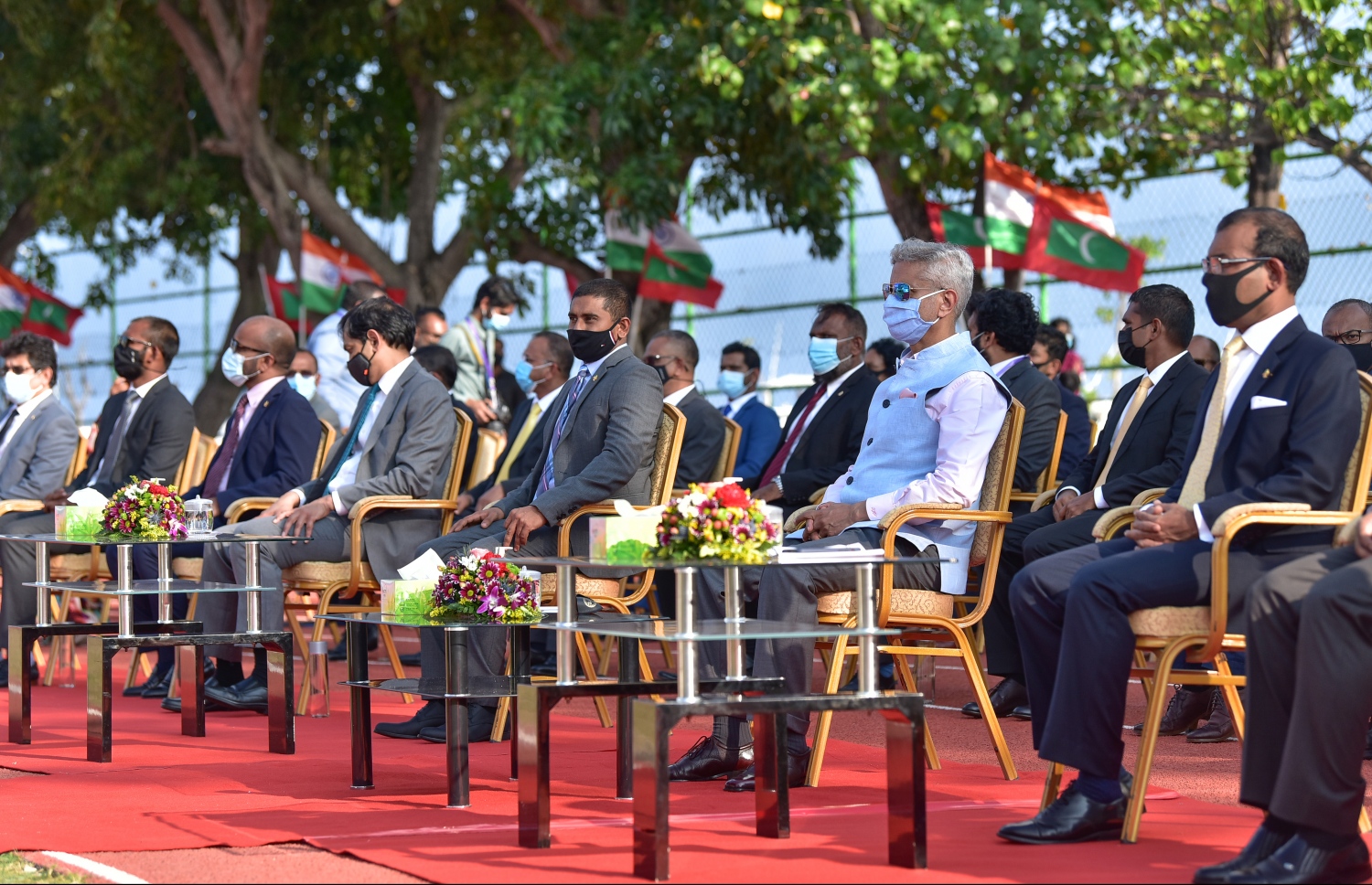 20 ފެބުރުއަރީ 2021 - އިންޑިއާގެ ފޮރިން މިނިސްޓަރު ސުބްރަމަނިއަން ޖައިޝަންކަރު ރަސްމީ ދަތުރެއްގައި މިއަދު ރާއްޖެ ވަޑައިގުތުމުން ޔޫތް މިނިސްޓްރީއިން އެކުވެނި ޓްރެކް ދަނޑުގައި ބޭއްވި ރަސްމިއްޔާތުގެ ތެރެއިން--. ފޮޓޯ:ނިޝާން އަލީ/މިހާރު