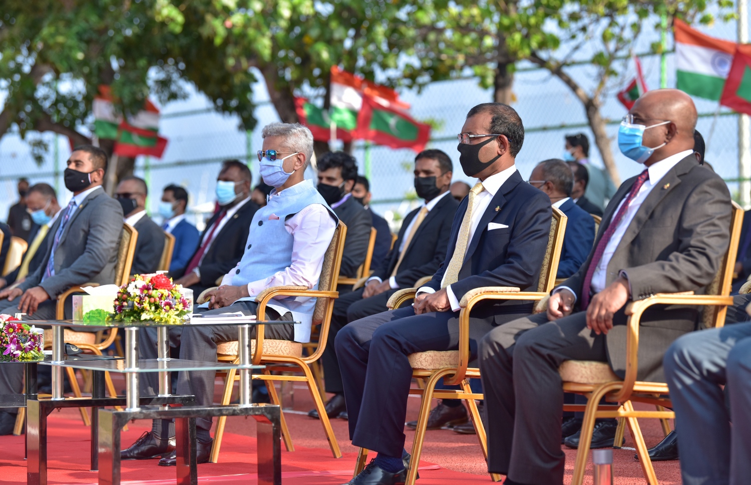 ފެބްރުއަރީ 20، 2021- އިންޑިއާގެ ޚާރިޖީ ވަޒީރު ސުބްރަމަނިއަން ޖައިޝަންކަރު ރަސްމީ ދަތުރެއްގައި މިއަދު ރާއްޖެ ވަޑައިގަތުމުން، ޓްރެކް ދަނޑުގައި ބޭއްވި ރަސްމިއްޔާތެއްގައި ބައިވެރިވެވަޑައިގަންނަވަނީ: މާލޭގައި ސިންތެޓިކް ޓްރެކެއް ދާދި ފަހުން އެޅީ އިންޑިއާ ސަރުކާރުގެ އެހީގައި.---ފޮޓޯ: ނިޝާން އަލީ/މިހާރު