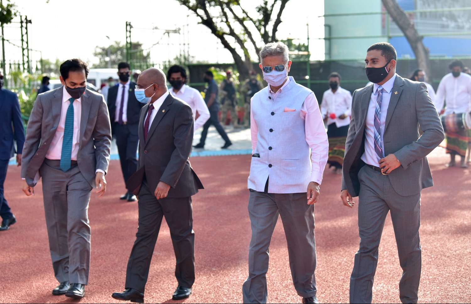 20 ފެބުރުއަރީ 2021 - އިންޑިއާގެ ފޮރިން މިނިސްޓަރު ސުބްރަމަނިއަން ޖައިޝަންކަރު ރަސްމީ ދަތުރެއްގައި މިއަދު ރާއްޖެ ވަޑައިގުތުމުން ޔޫތް މިނިސްޓްރީއިން އެކުވެނި ޓްރެކް ދަނޑުގައި ބޭއްވި ރަސްމިއްޔާތުގެ ތެރެއިން--. ފޮޓޯ:ނިޝާން އަލީ/މިހާރު