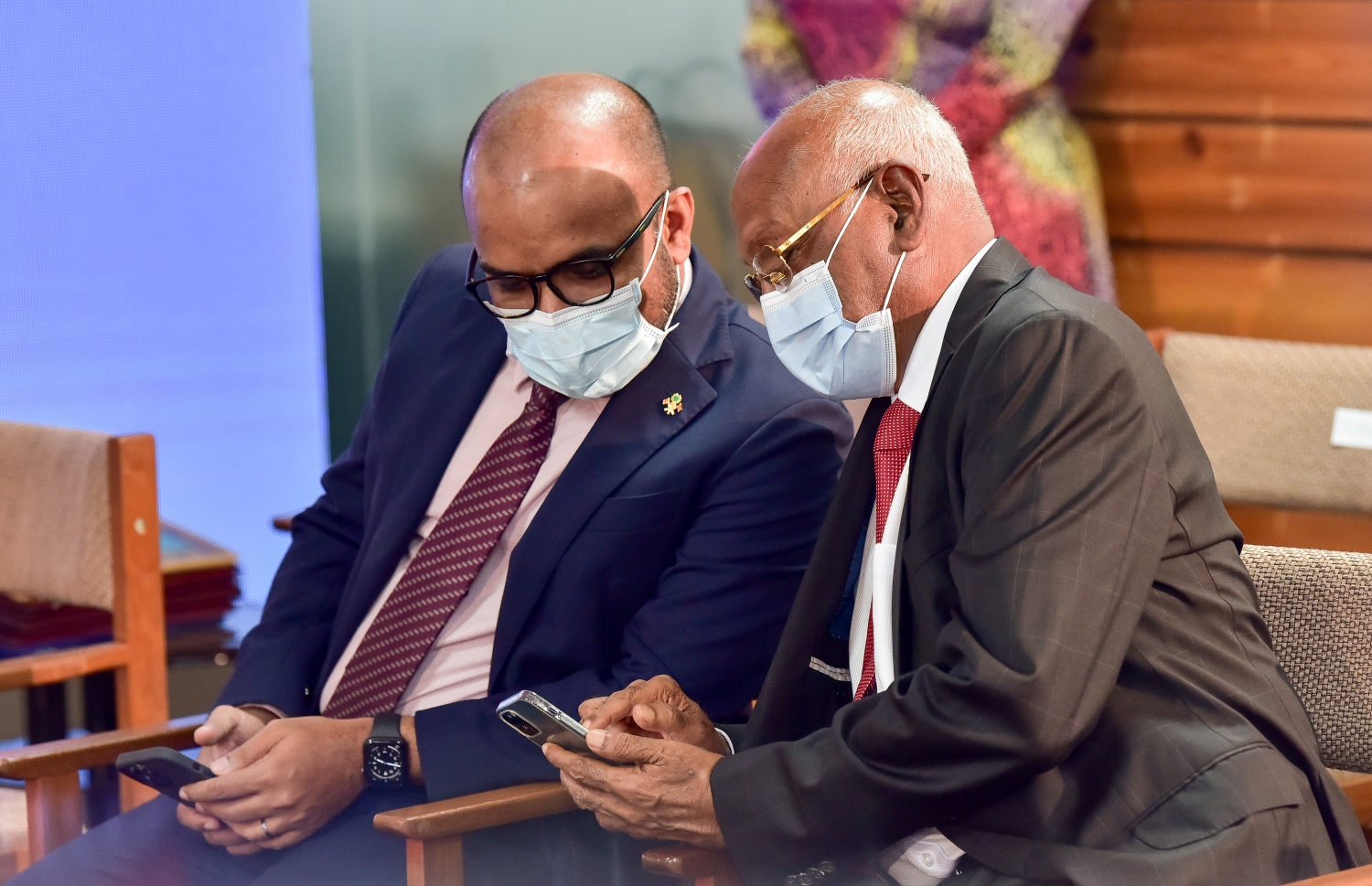 ފެބްރުއަރީ 20، 2021- އިންޑިއާގެ ޚާރިޖީ ވަޒީރު ސުބްރަމަނިއަން ޖައިޝަންކަރު ރަސްމީ ދަތުރެއްގައި މިއަދު ރާއްޖެ ވަޑައިގެން، ފޮރިން މިނިސްޓްރީގައި ބޭއްވި ރަސްމިއްޔާތުގައި ރާއްޖޭގެ ހެލްތު މިނިސްްޓަރު ނަސީމާއި ފިނޭންސް މިނިސްޓަރު އަމީރު މަޝްވަރާ ކުރައްވަނީ.---ފޮޓޯ: ނިޝާން އަލީ/މިހާރު