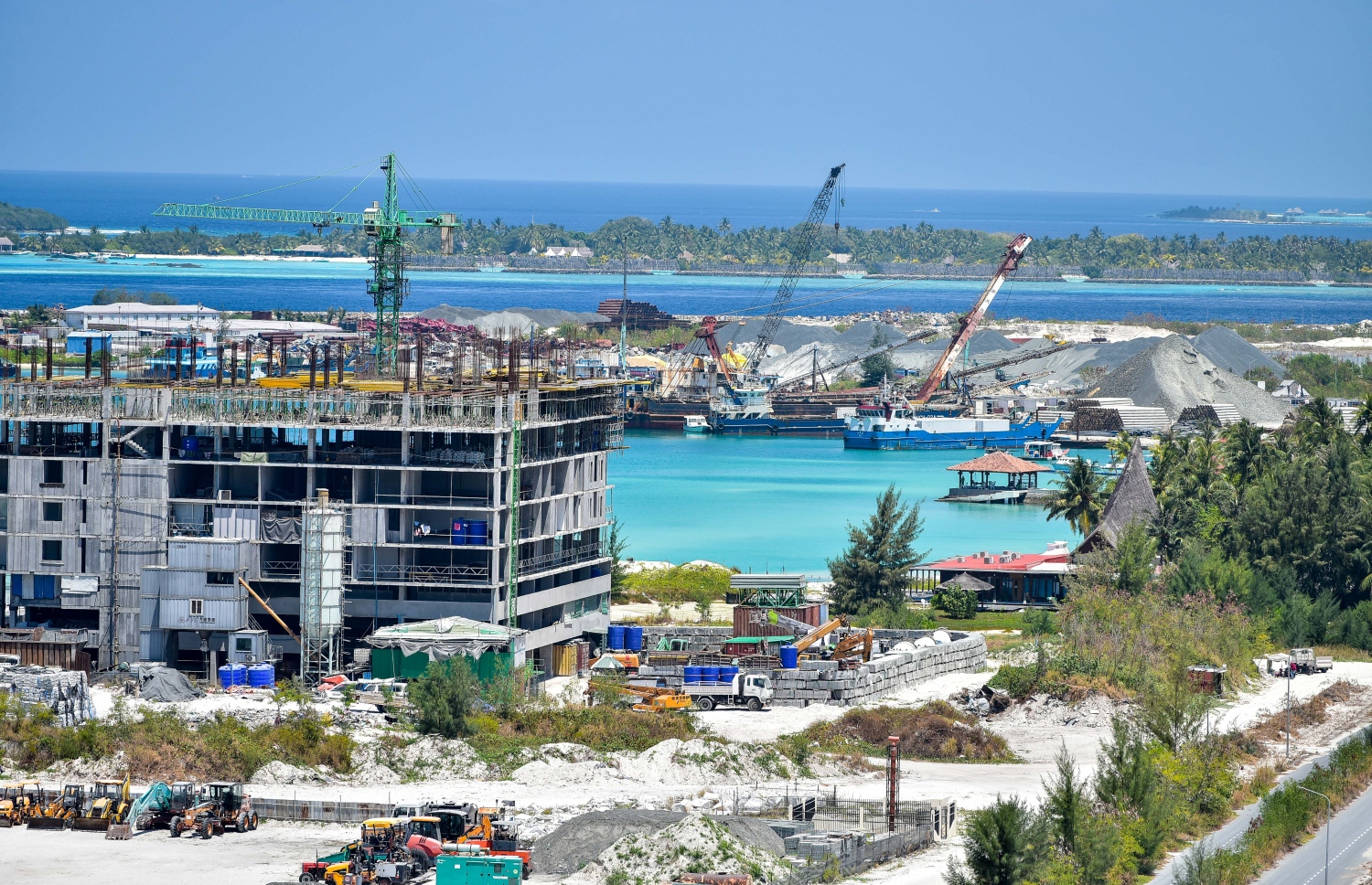 ހުޅުމާލެ: ހުޅުމާލޭގެ މުޅި ބިމުގެ ރަޖިސްޓްރީއެއް އެޗްޑީސީއަށް ހަދައި އޭގެ ދަށުން ވަކި ބިންތައް އަމިއްލަ ފަރާތްތަކަށް ރަޖިސްޓްރީކުރެވޭ ގޮތް ހަމަޖެއްސި. -- ފޮޓޯ: މިހާރު