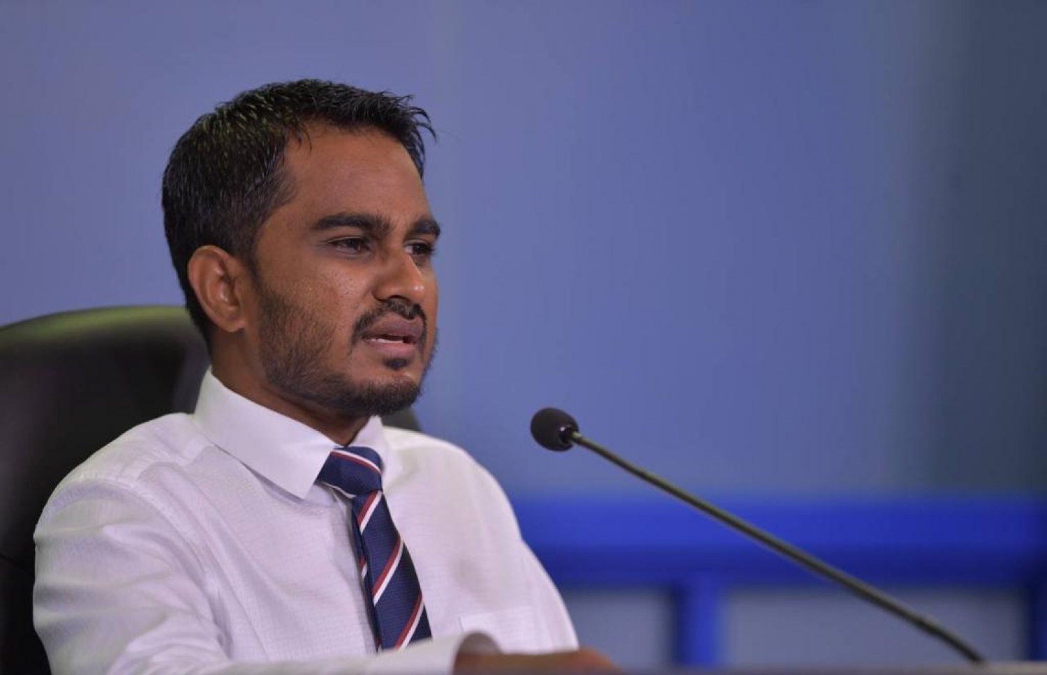 މިއަދުގެ ބްރީފިންގައި ޑެޕިއުޓީ މިނިސްޓަރު މުޖާހިދު ވާހަކަ ދައްކަވަނީ.