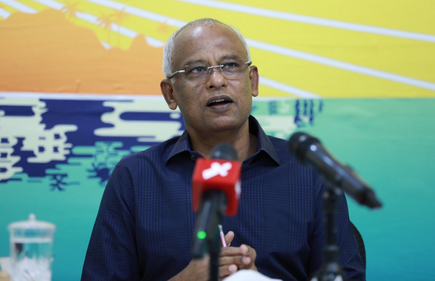 ރައީސް އިބްރާހިމް މުހައްމަދު ސޯލިހު ބައްދަލުވުމެއްގައި ވާހަކަފުޅު ދައްކަވަނީ: އެ މަނިކުފާނު ވިދާޅުވީ، ވެރިކަމުގެ ނިޒާމު ބަދަލުނުކޮށް ވެސް ކުރެވޭނެ ކަންކަން އެބަހުރި ކަމަށް.