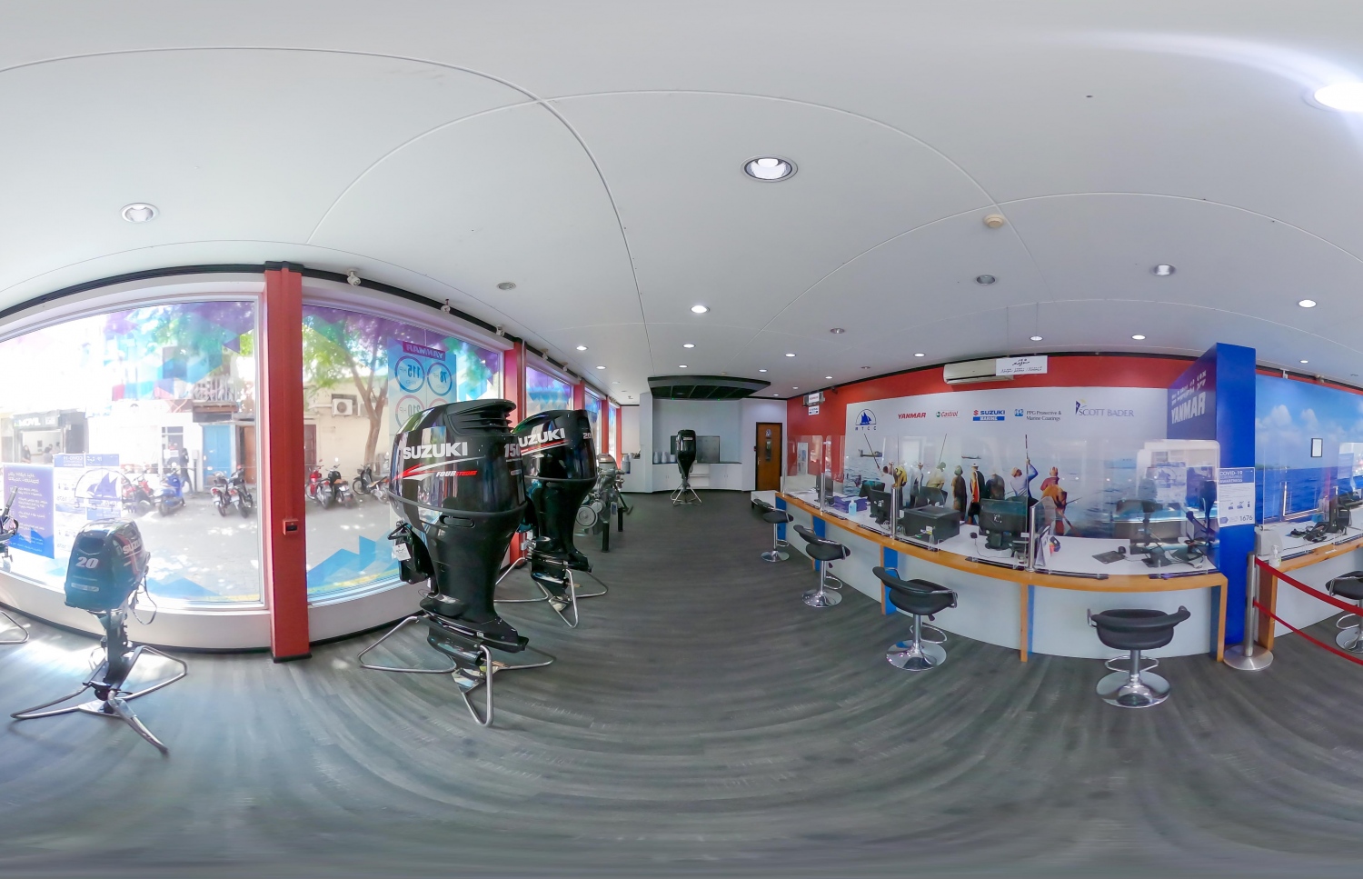 ސުޒުކީ ޝޯރޫމްގައި ހުރި އައުޓްބޯޑް އިންޖީނުތަކެއް