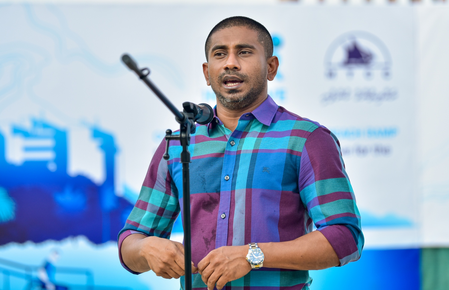 މިނިސްޓަރު މަހުލޫފު މިއަދުގެ ރަސްމިއްޔާތުގައި ވާހަކަދައްކަވަނީ-- ފޮޓޯ: އަހުމަދު އަވްޝަން/ މިހާރު